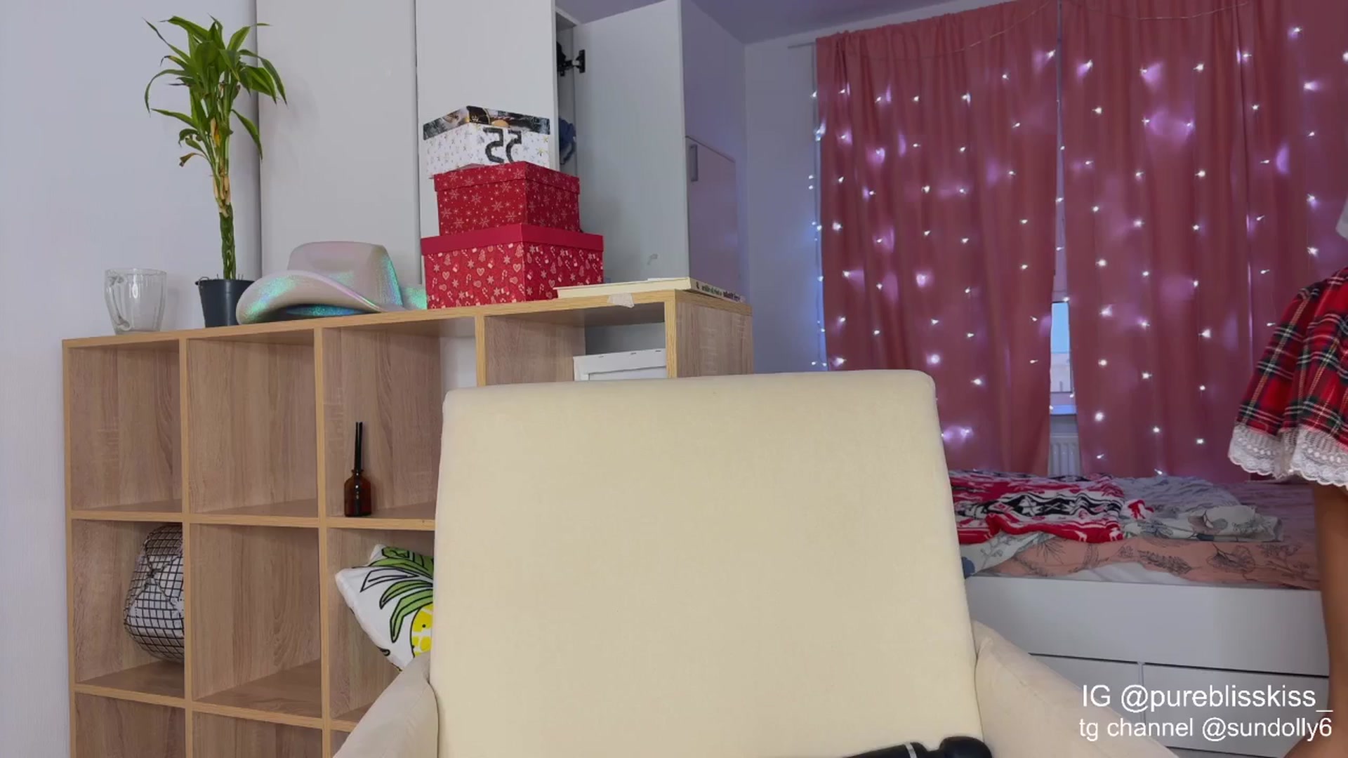 Gallery image thumbnail from Rue_Lane's myfreecams stream on, 12/27/2025, 09:32 image 8 of 20
