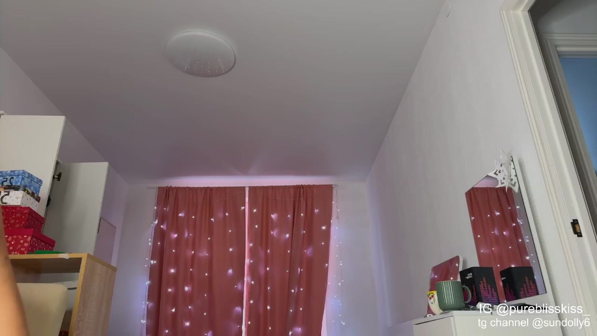Gallery image thumbnail from Rue_Lane's myfreecams stream on, 01/03/2026, 08:42 image 17 of 20