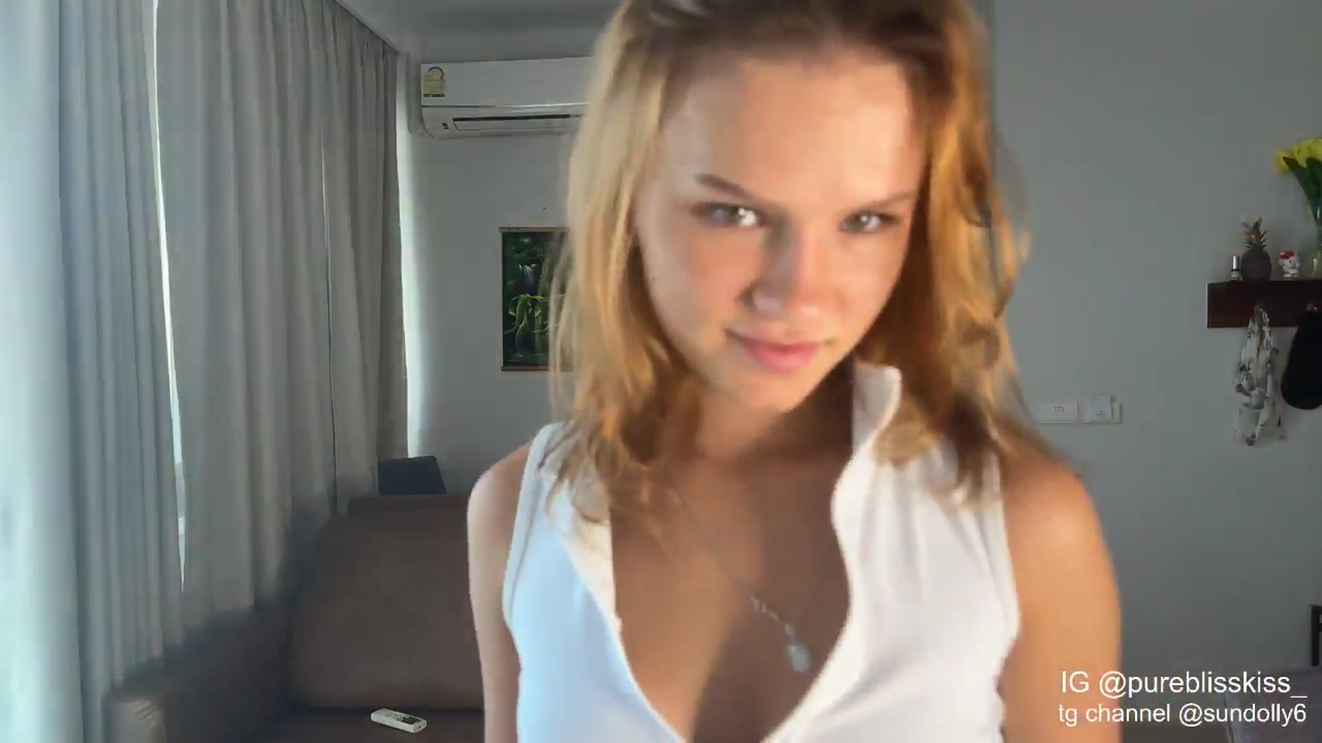 Gallery image thumbnail from Rue_Lane's myfreecams stream on, 02/06/2026, 06:43 image 4 of 20