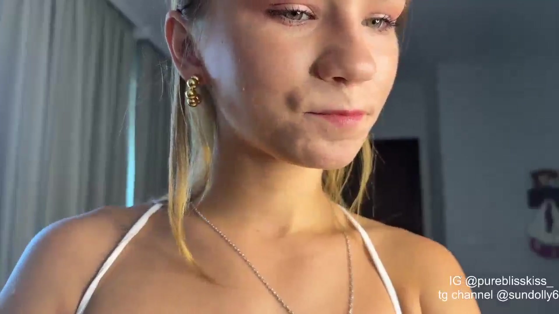 Gallery image thumbnail from Rue_Lane's myfreecams stream on, 03/27/2026, 04:30 image 3 of 20