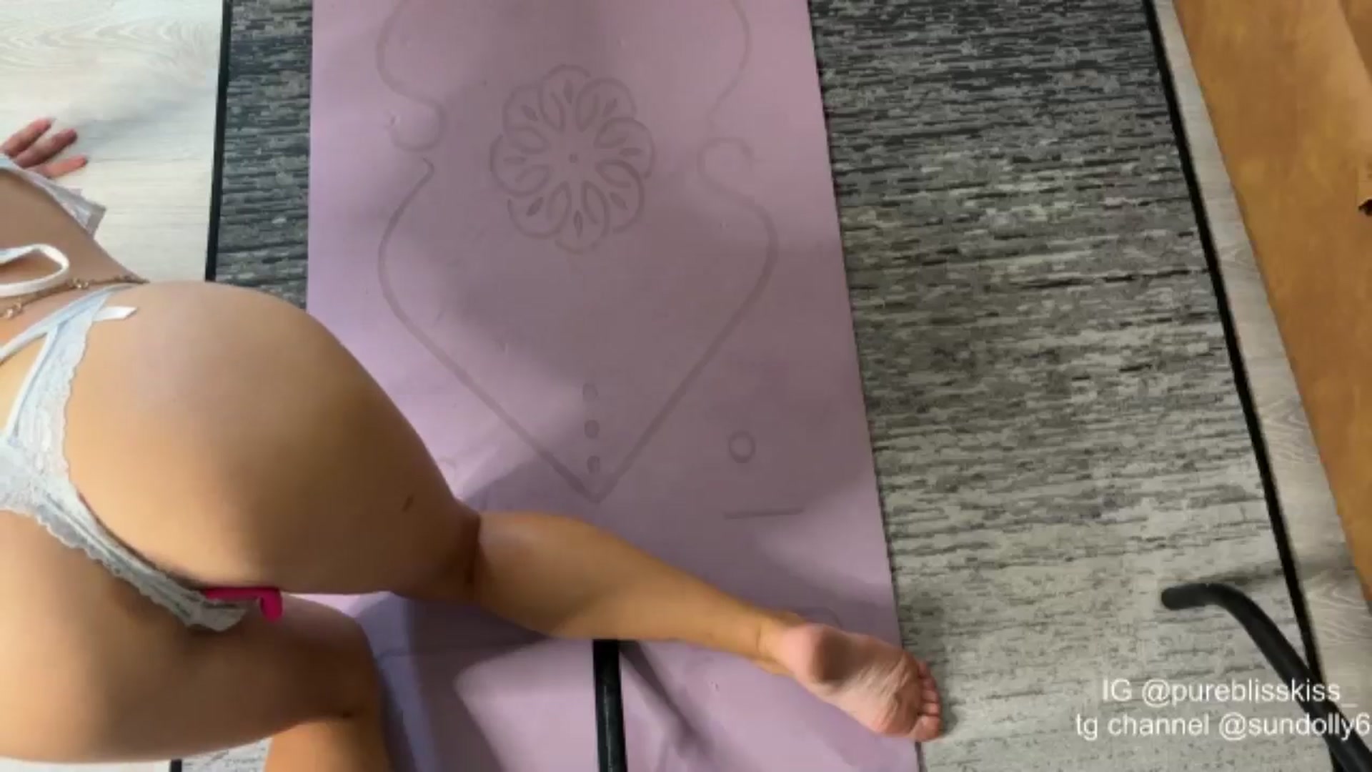 Gallery image thumbnail from Rue_Lane's myfreecams stream on, 03/27/2026, 10:28 image 6 of 20