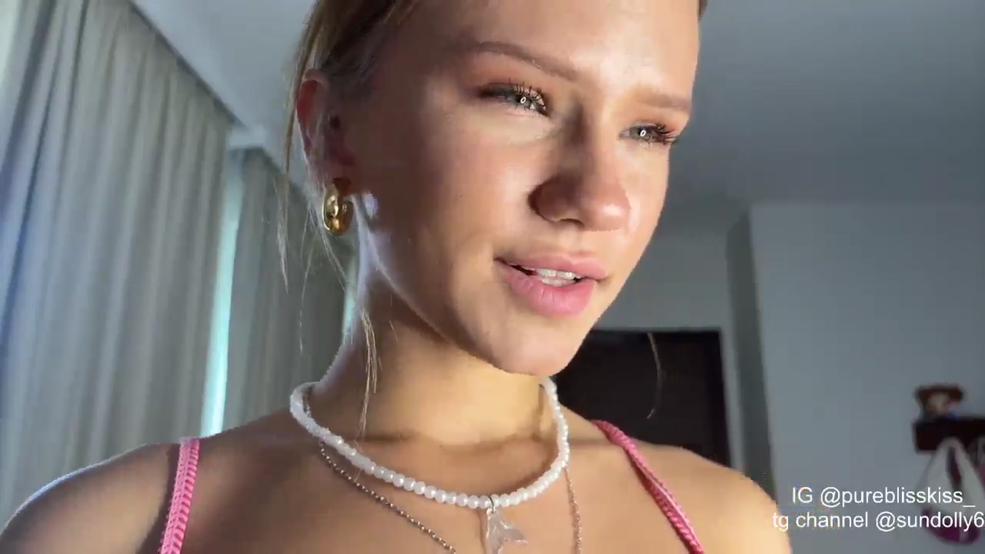 Gallery image thumbnail from Rue_Lane's myfreecams stream on, 04/01/2026, 05:36 image 2 of 20