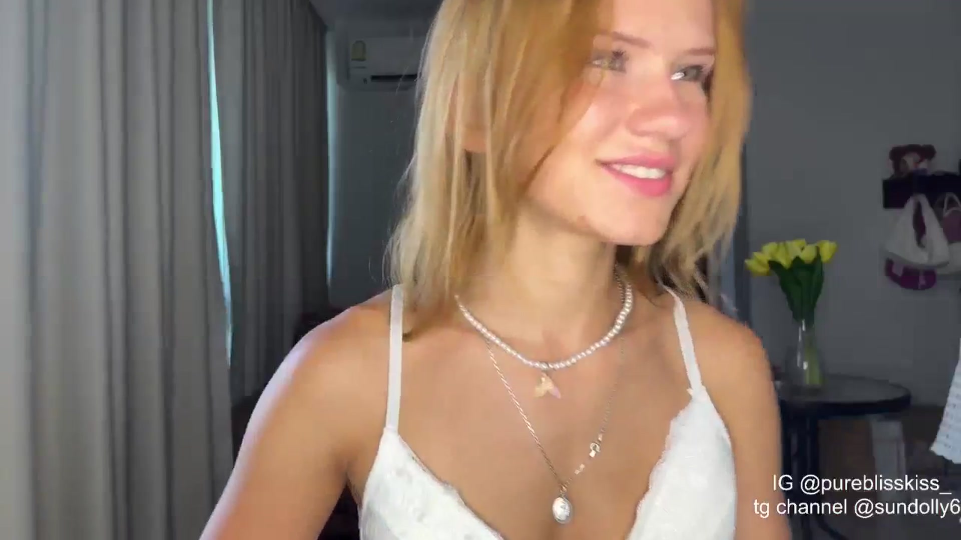 Gallery image thumbnail from Rue_Lane's myfreecams stream on, 04/05/2026, 10:26 image 14 of 20