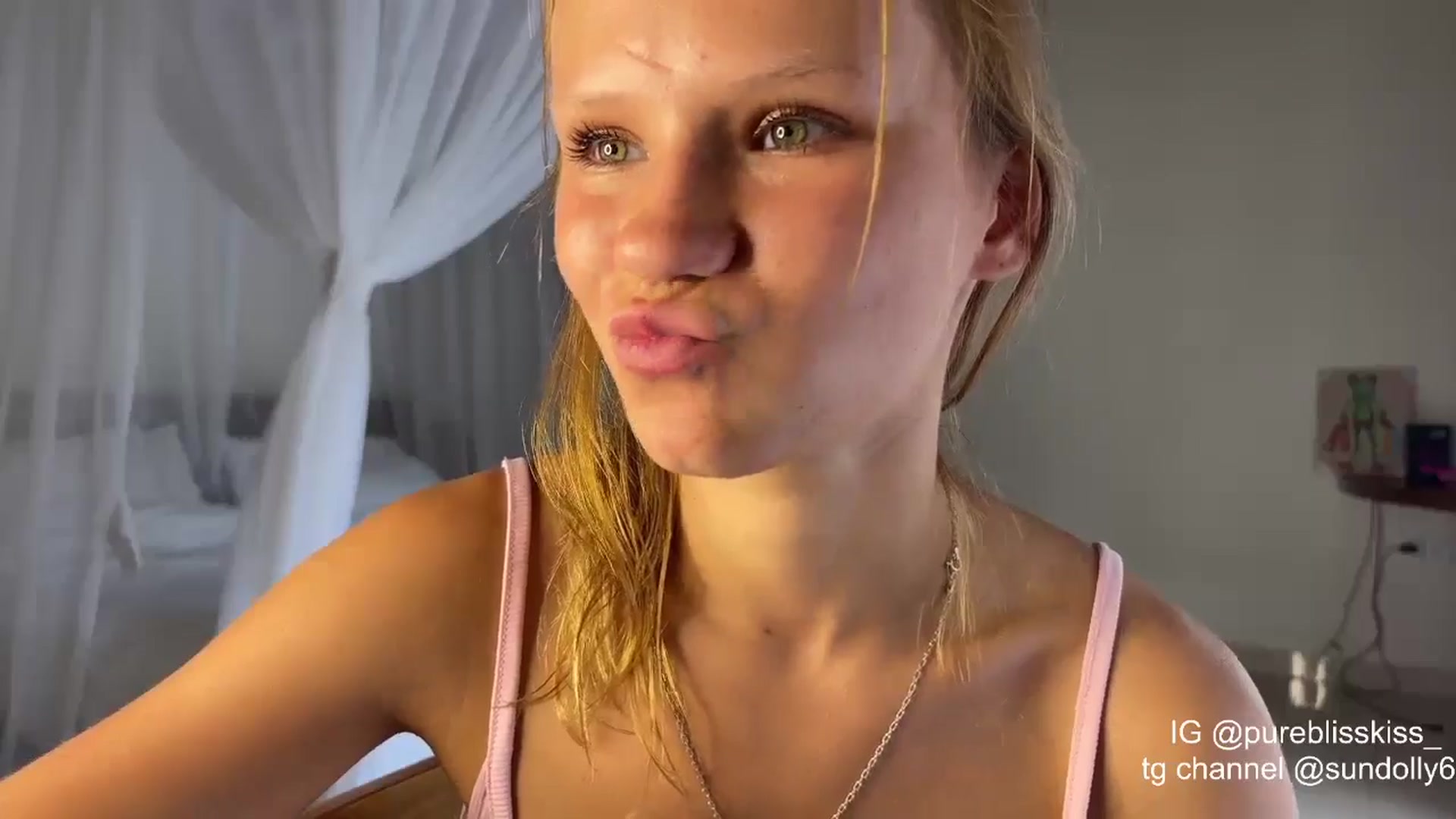 Gallery image thumbnail from Rue_Lane's myfreecams stream on, 04/23/2026, 06:34 image 9 of 20