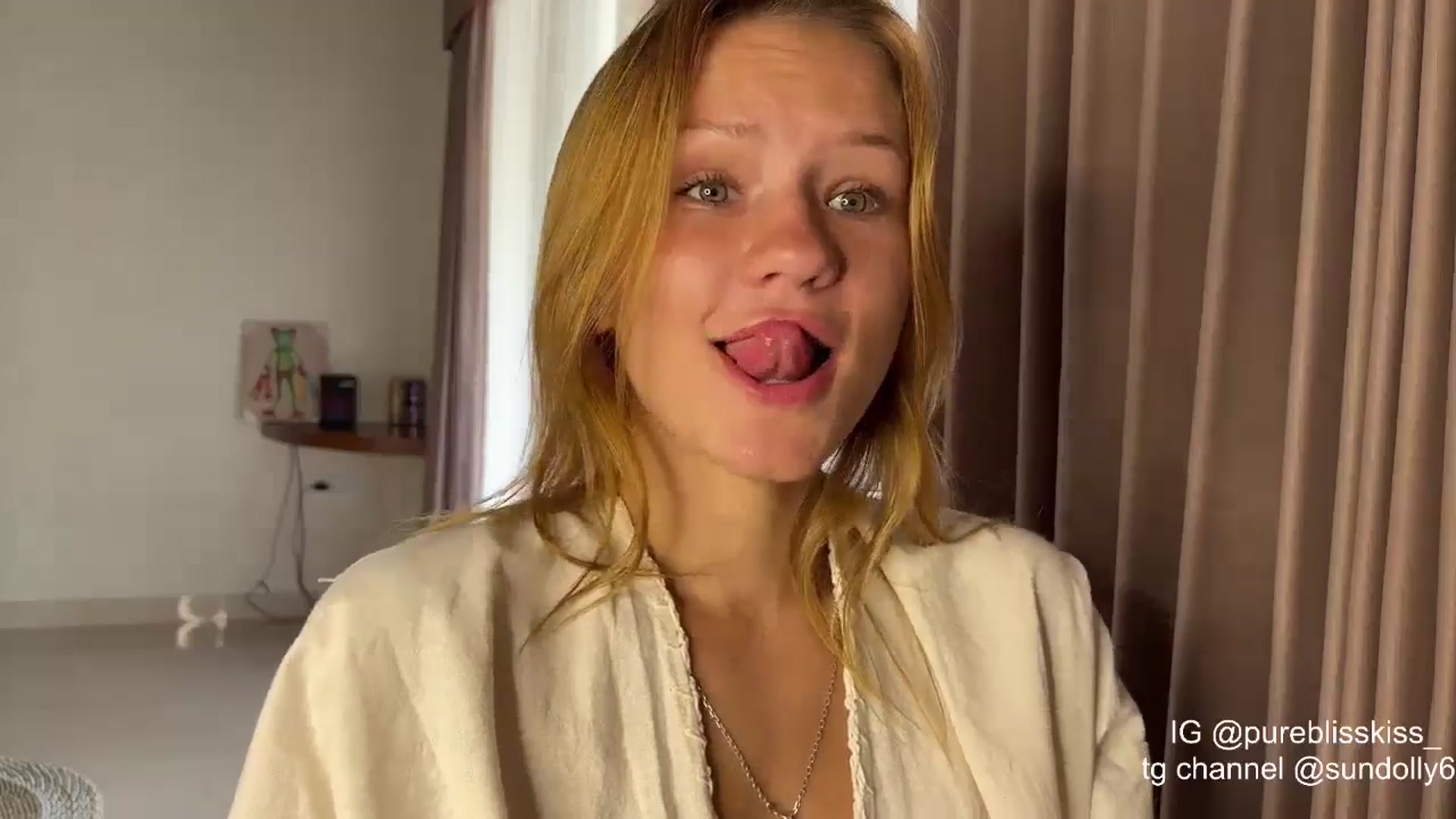 Gallery image thumbnail from Rue_Lane's myfreecams stream on, 04/25/2026, 05:45 image 4 of 20