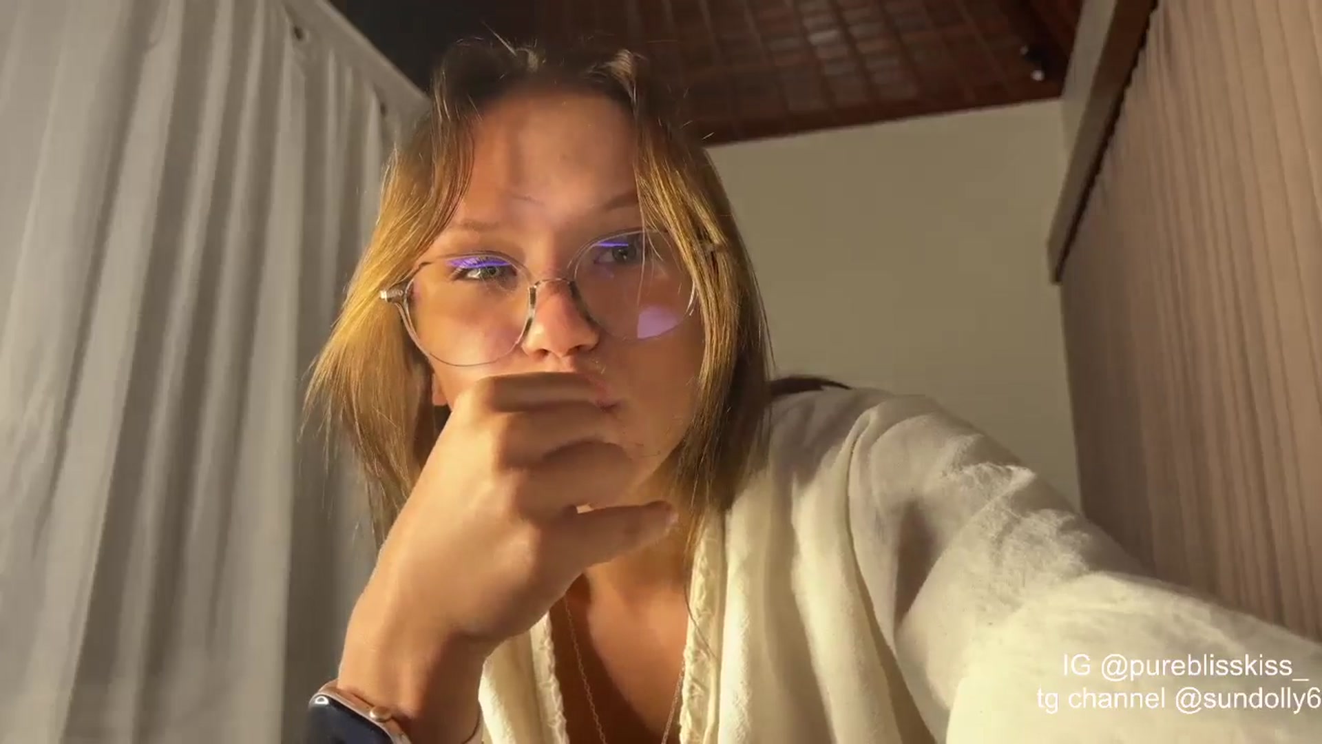 Gallery image thumbnail from Rue_Lane's myfreecams stream on, 05/08/2026, 11:13 image 15 of 20