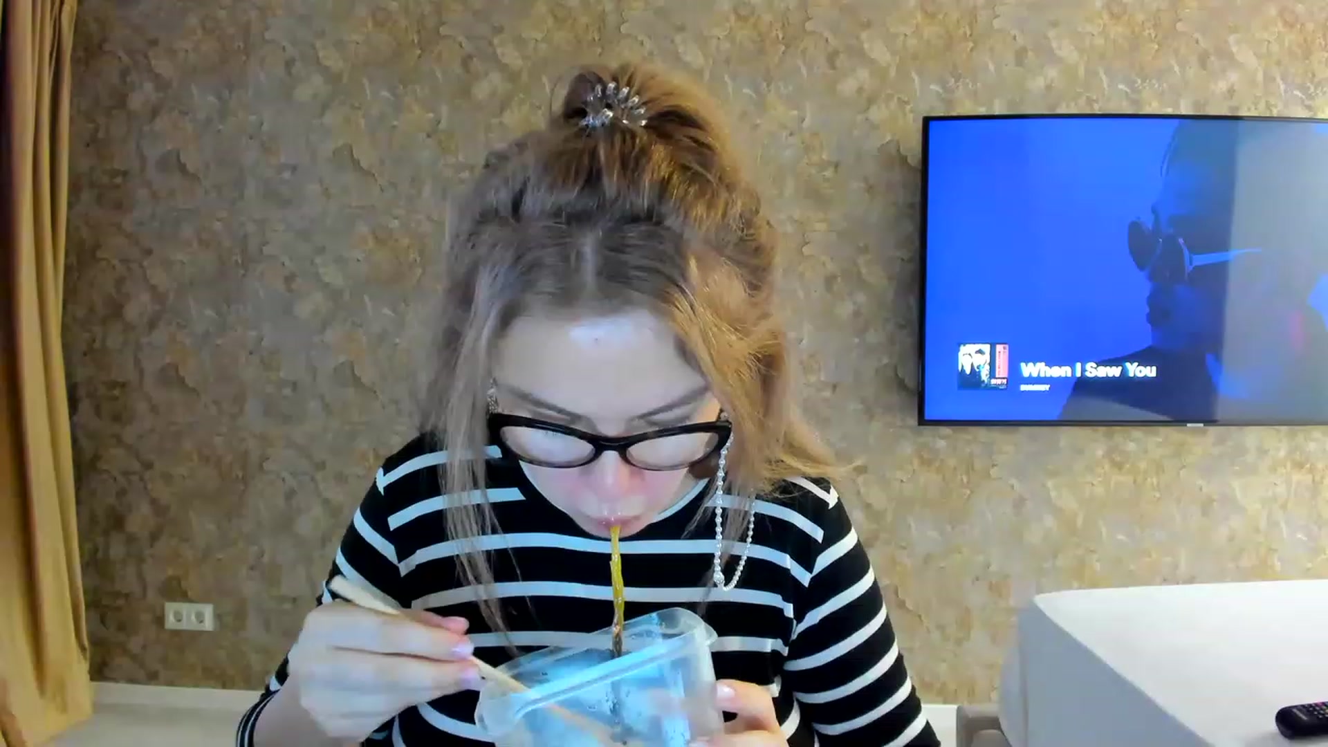 Gallery image thumbnail from RussiaDoll's myfreecams stream on, 11/19/2022, 06:12 image 13 of 20