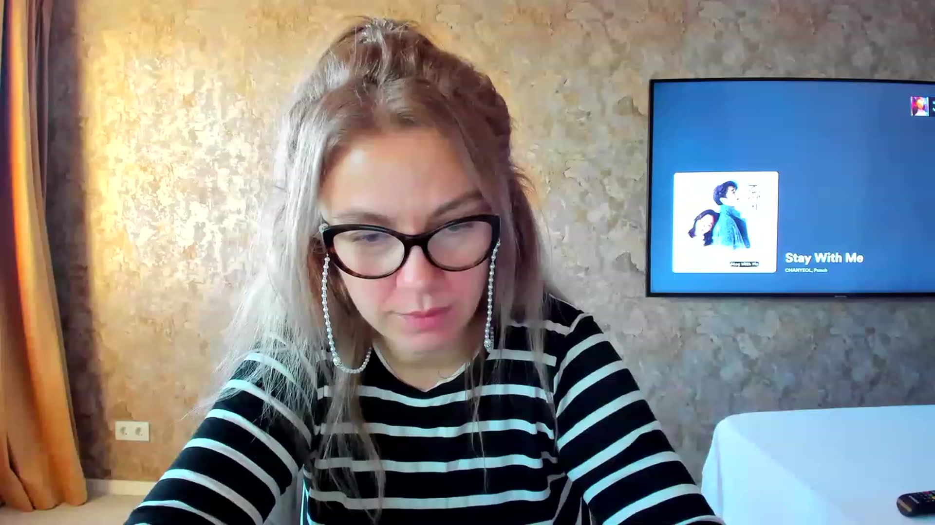 Gallery image thumbnail from RussiaDoll's myfreecams stream on, 11/19/2022, 06:12 image 19 of 20