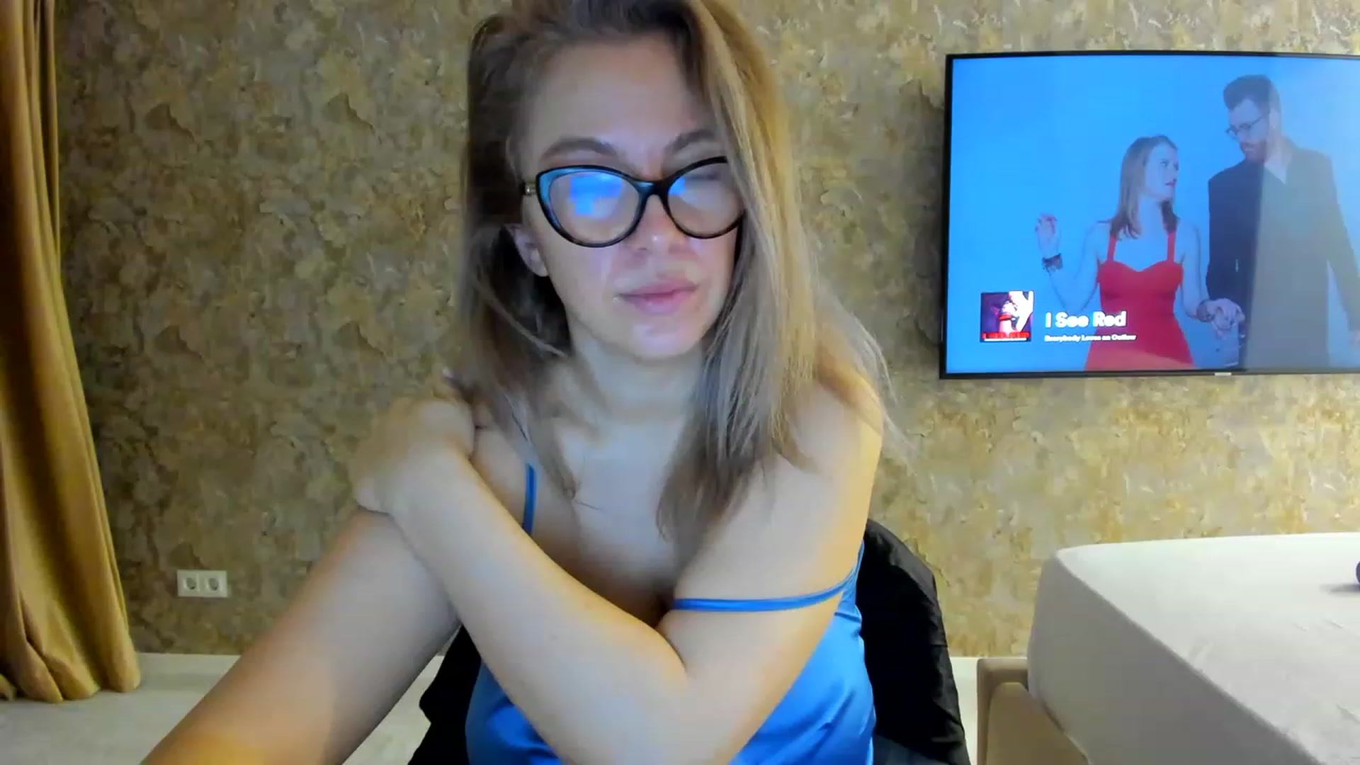 Gallery image thumbnail from RussiaDoll's myfreecams stream on, 11/20/2022, 05:49 image 8 of 20