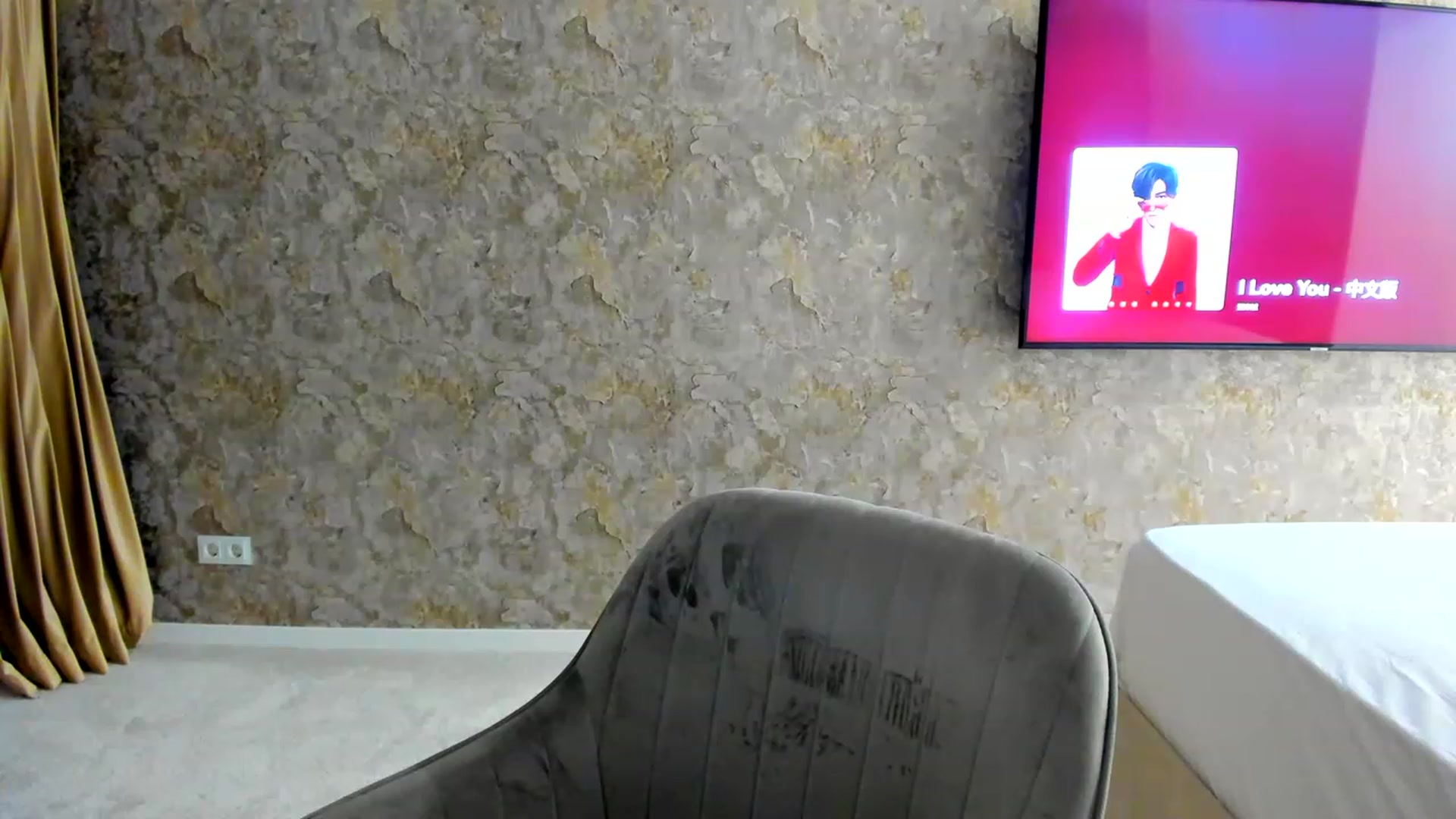 Gallery image thumbnail from RussiaDoll's myfreecams stream on, 11/23/2022, 24:15 image 11 of 20