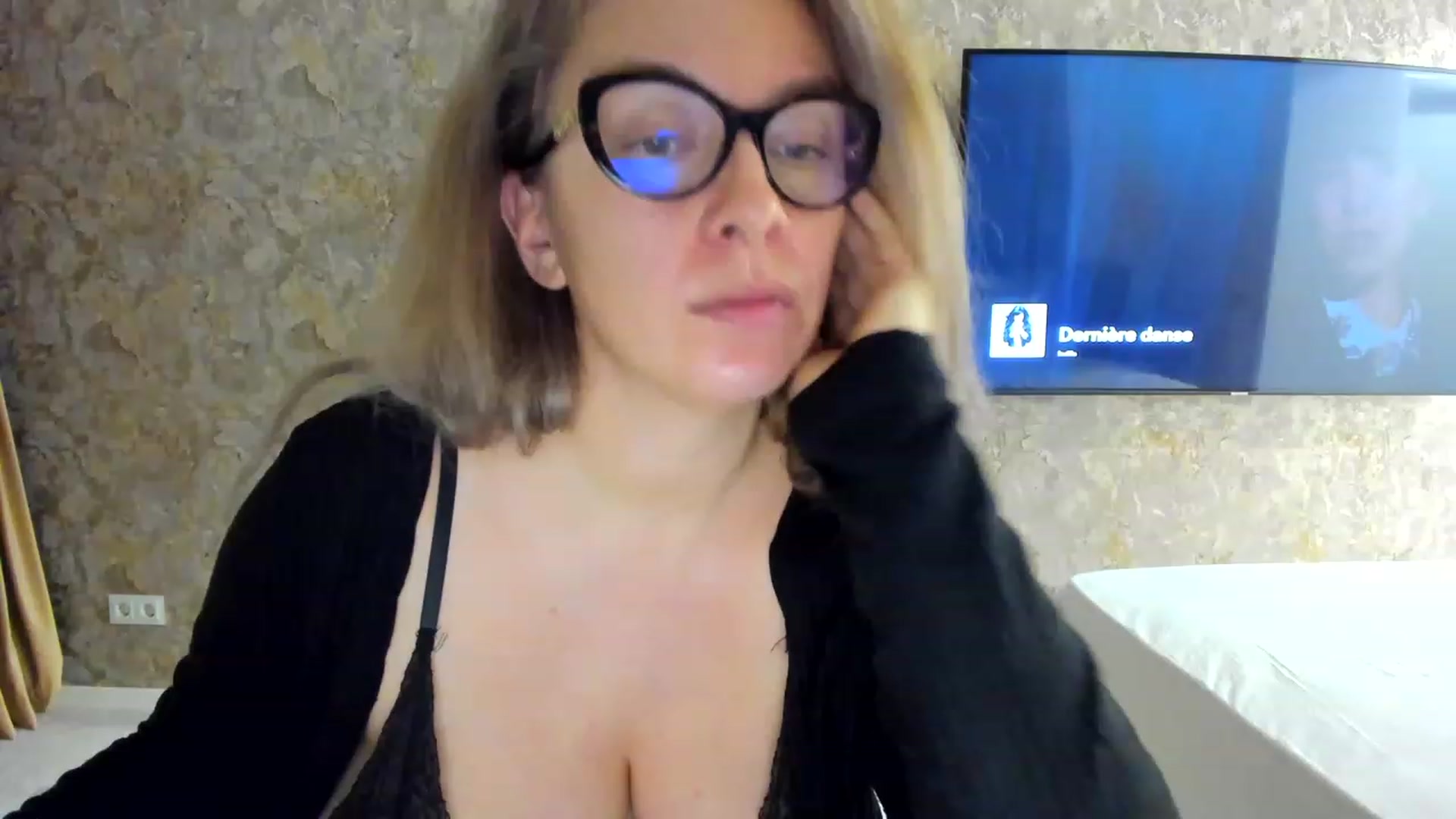 Gallery image thumbnail from RussiaDoll's myfreecams stream on, 11/24/2022, 22:56 image 1 of 20