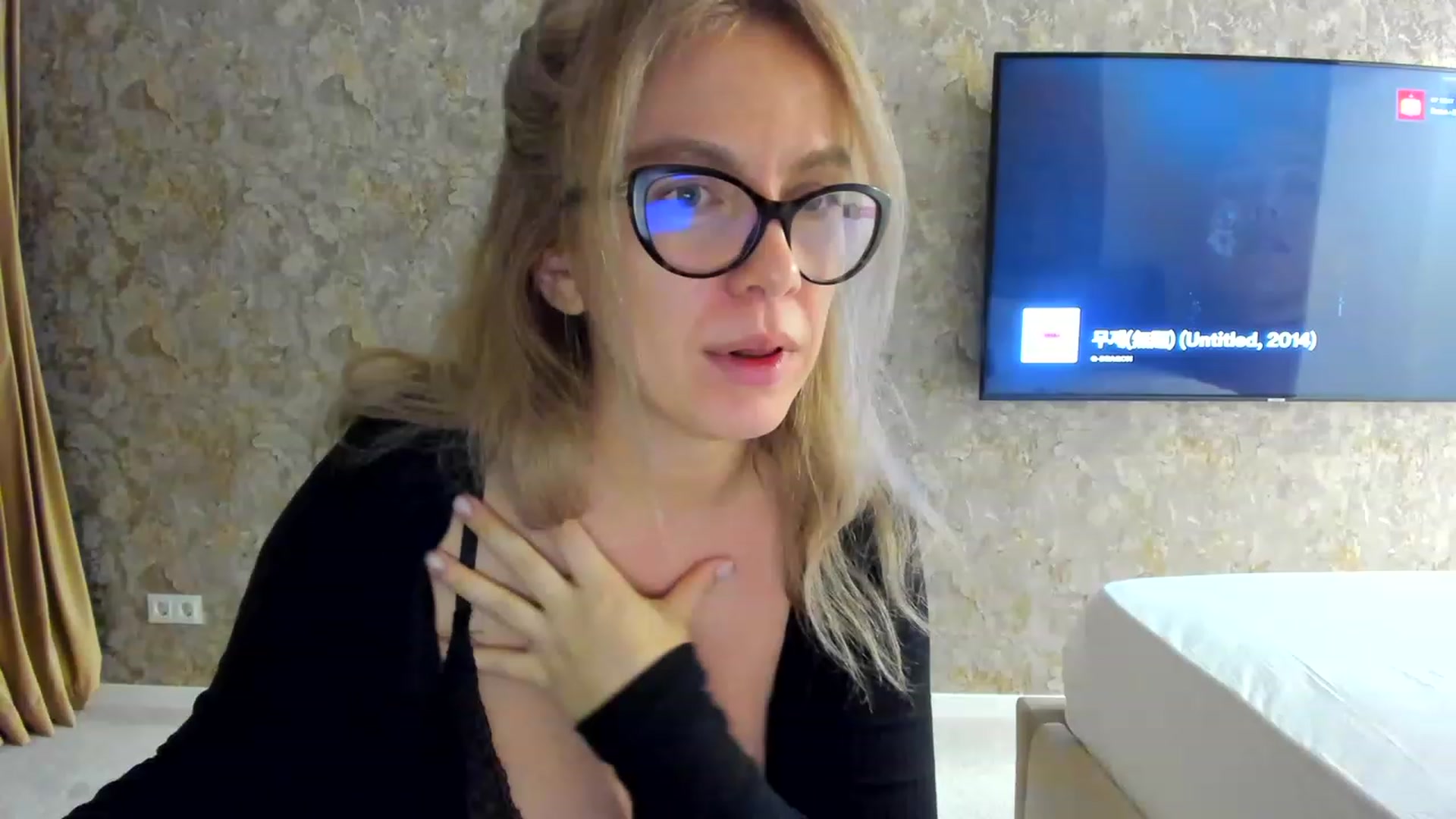 Gallery image thumbnail from RussiaDoll's myfreecams stream on, 11/24/2022, 22:56 image 17 of 20