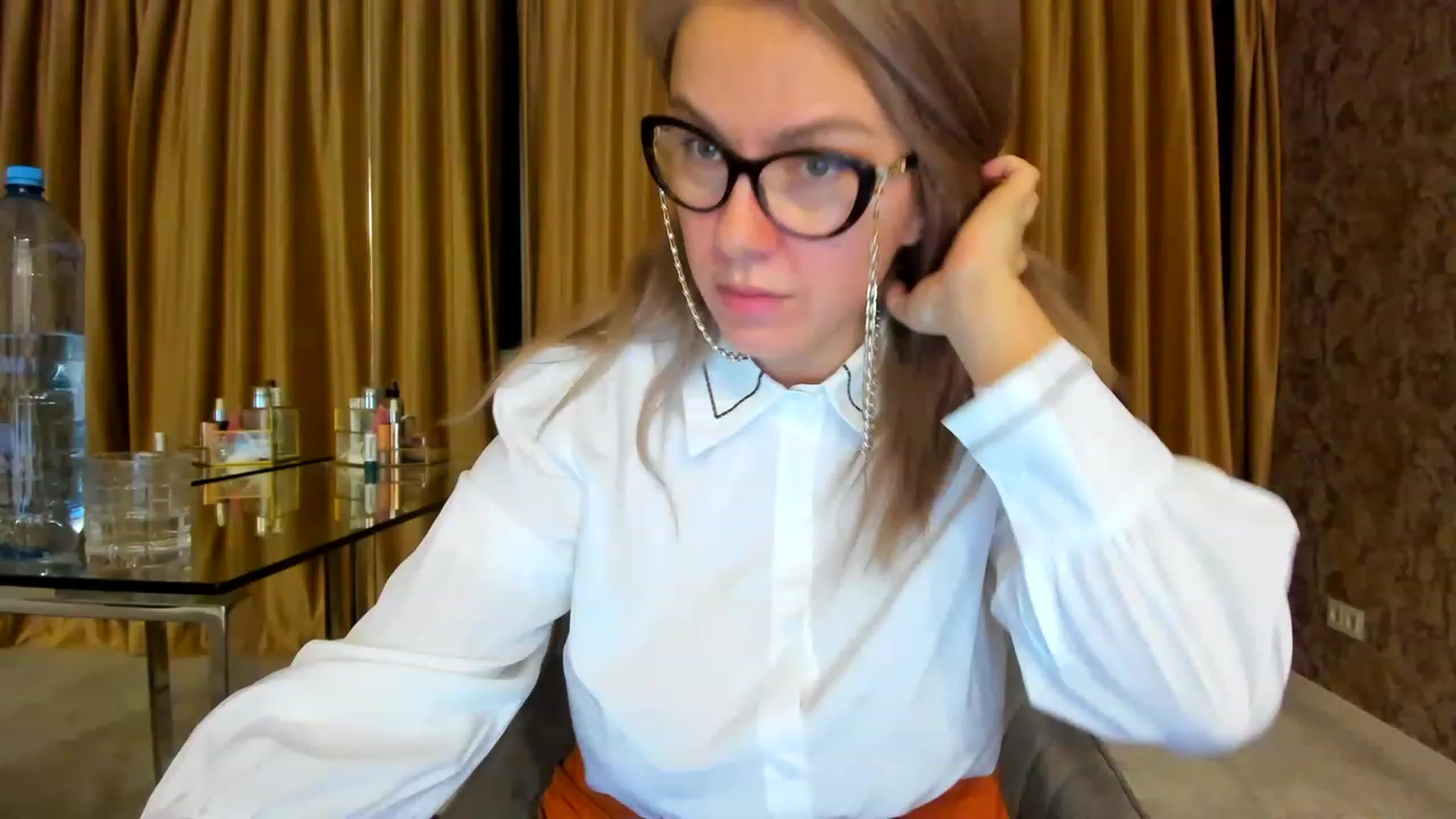 Gallery image thumbnail from RussiaDoll's myfreecams stream on, 12/05/2022, 23:15 image 5 of 20