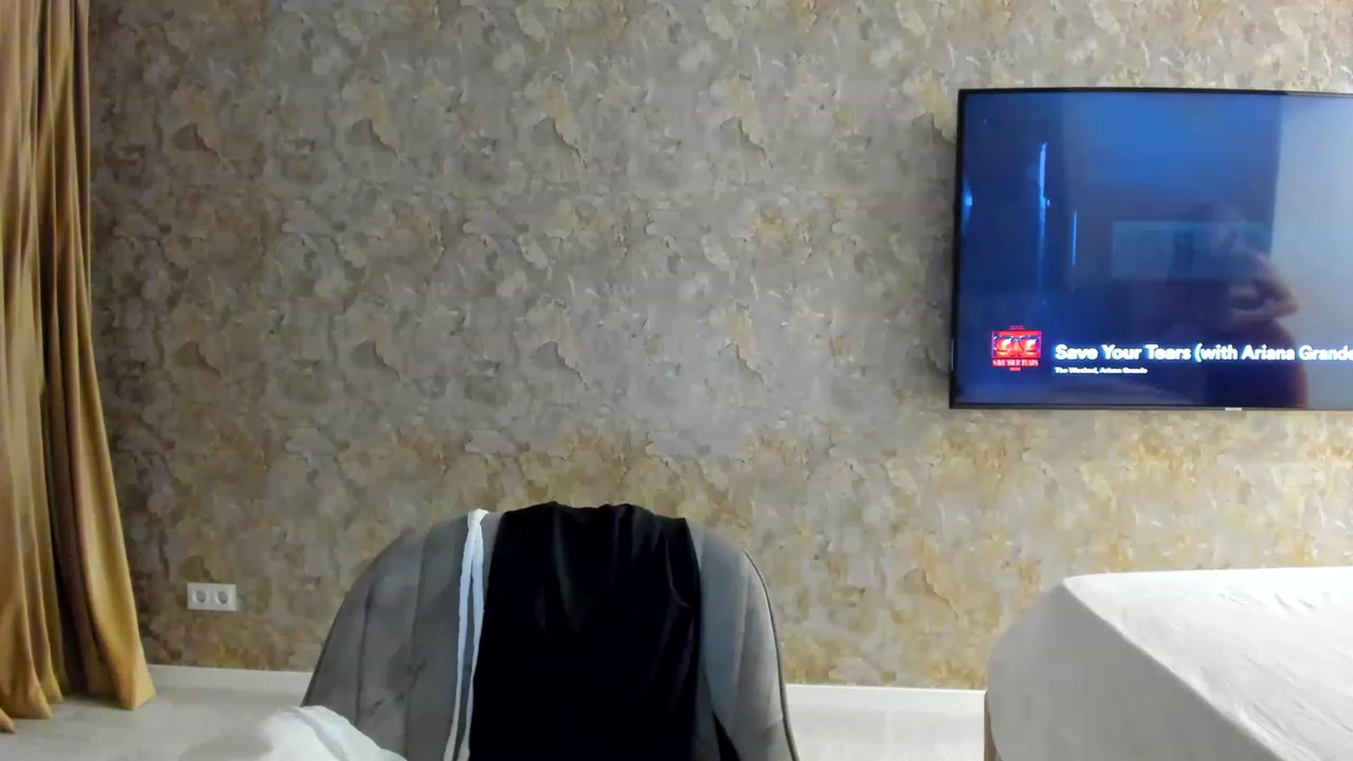 Gallery image thumbnail from RussiaDoll's myfreecams stream on, 12/05/2022, 23:15 image 3 of 20