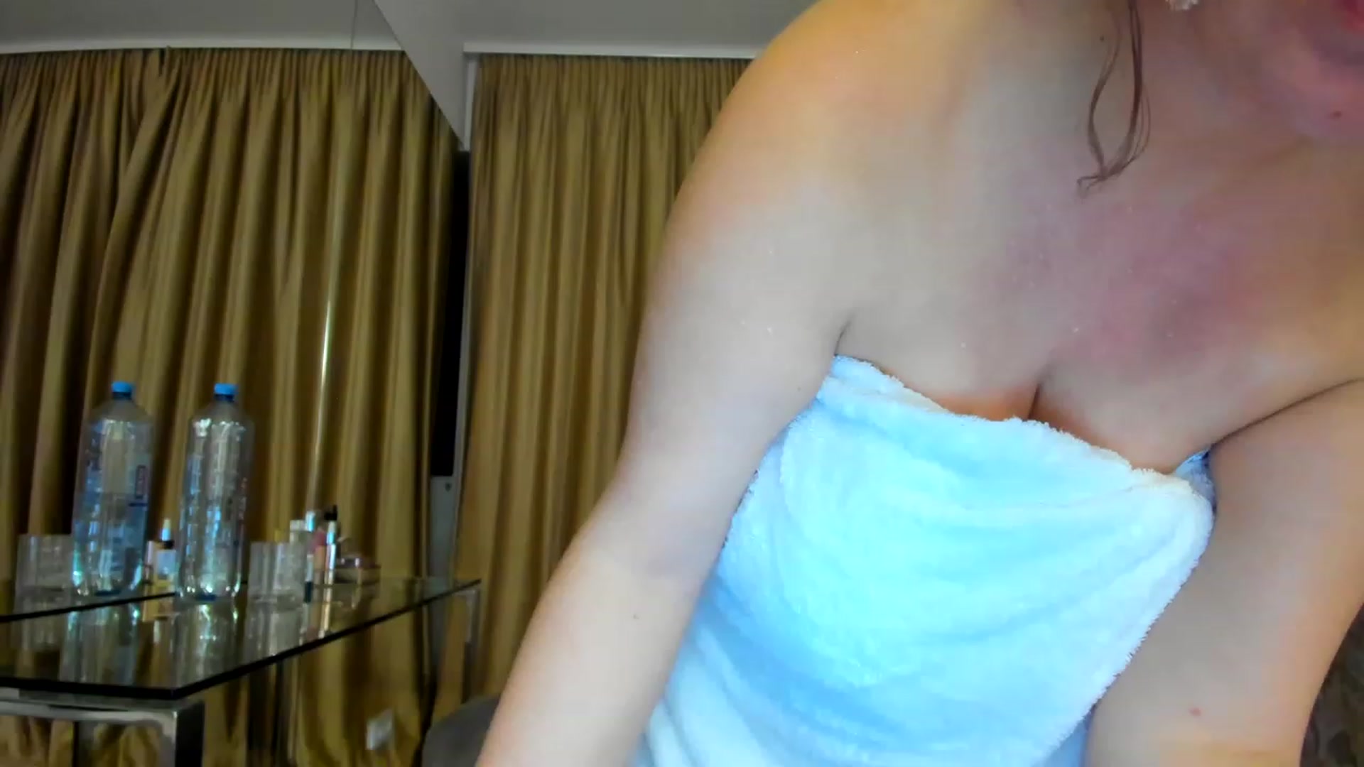 Gallery image thumbnail from RussiaDoll's myfreecams stream on, 12/06/2022, 24:26 image 4 of 20