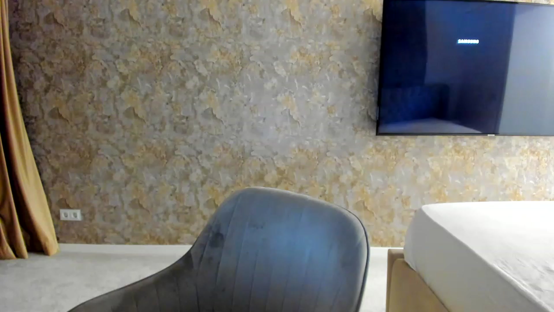 Gallery image thumbnail from RussiaDoll's myfreecams stream on, 12/07/2022, 02:38 image 8 of 20