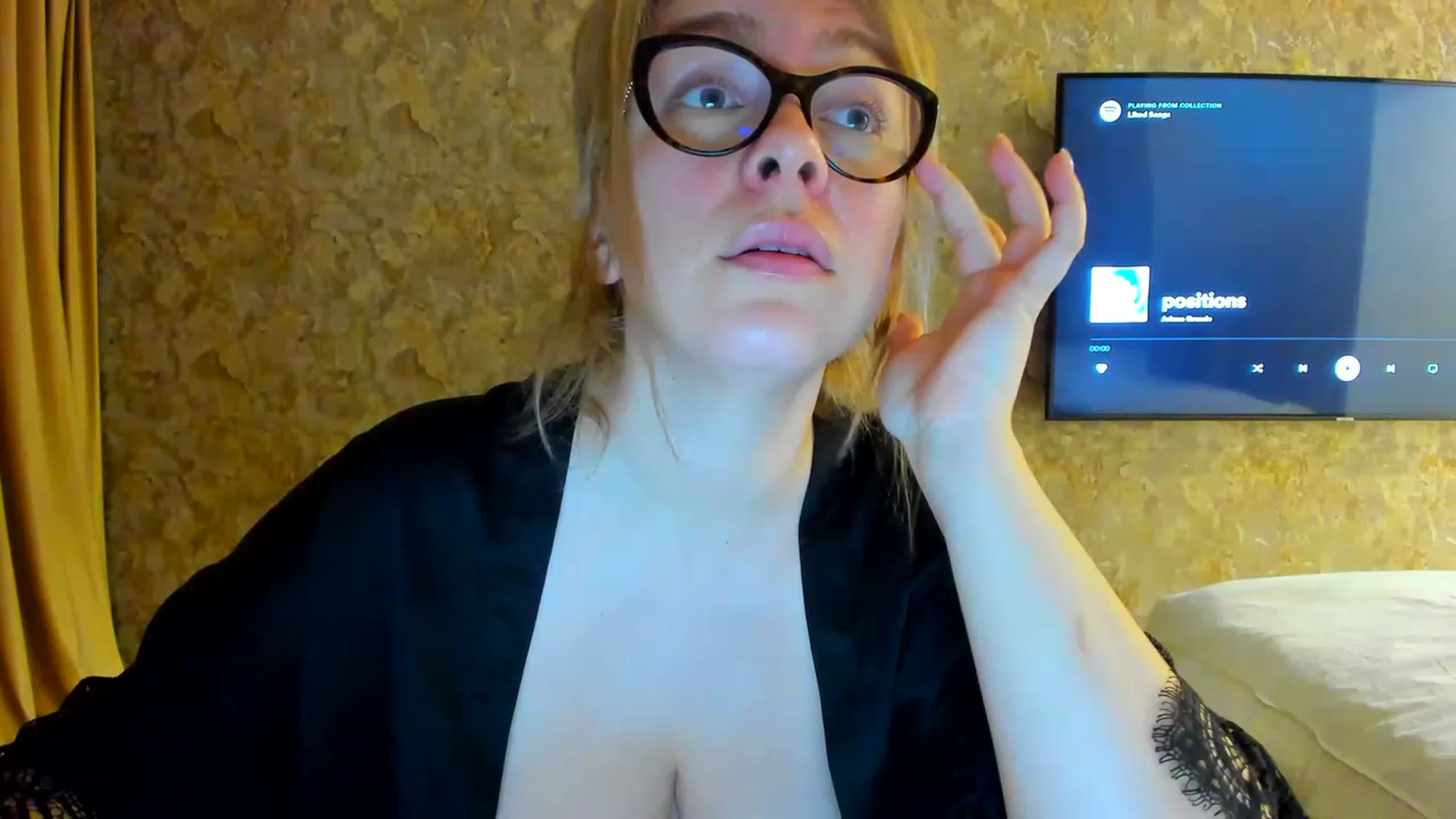 Gallery image thumbnail from RussiaDoll's myfreecams stream on, 02/28/2023, 24:00 image 15 of 20