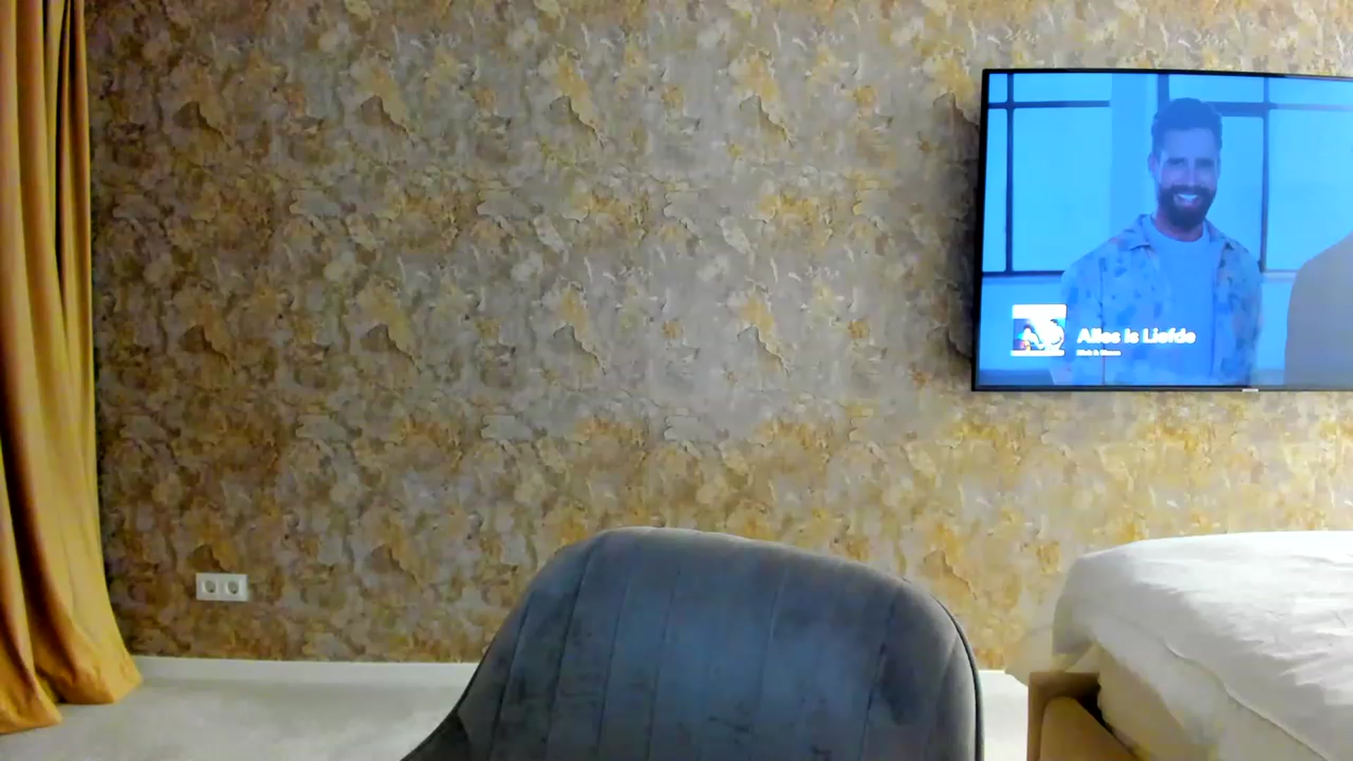 Gallery image thumbnail from RussiaDoll's myfreecams stream on, 02/28/2023, 24:00 image 16 of 20