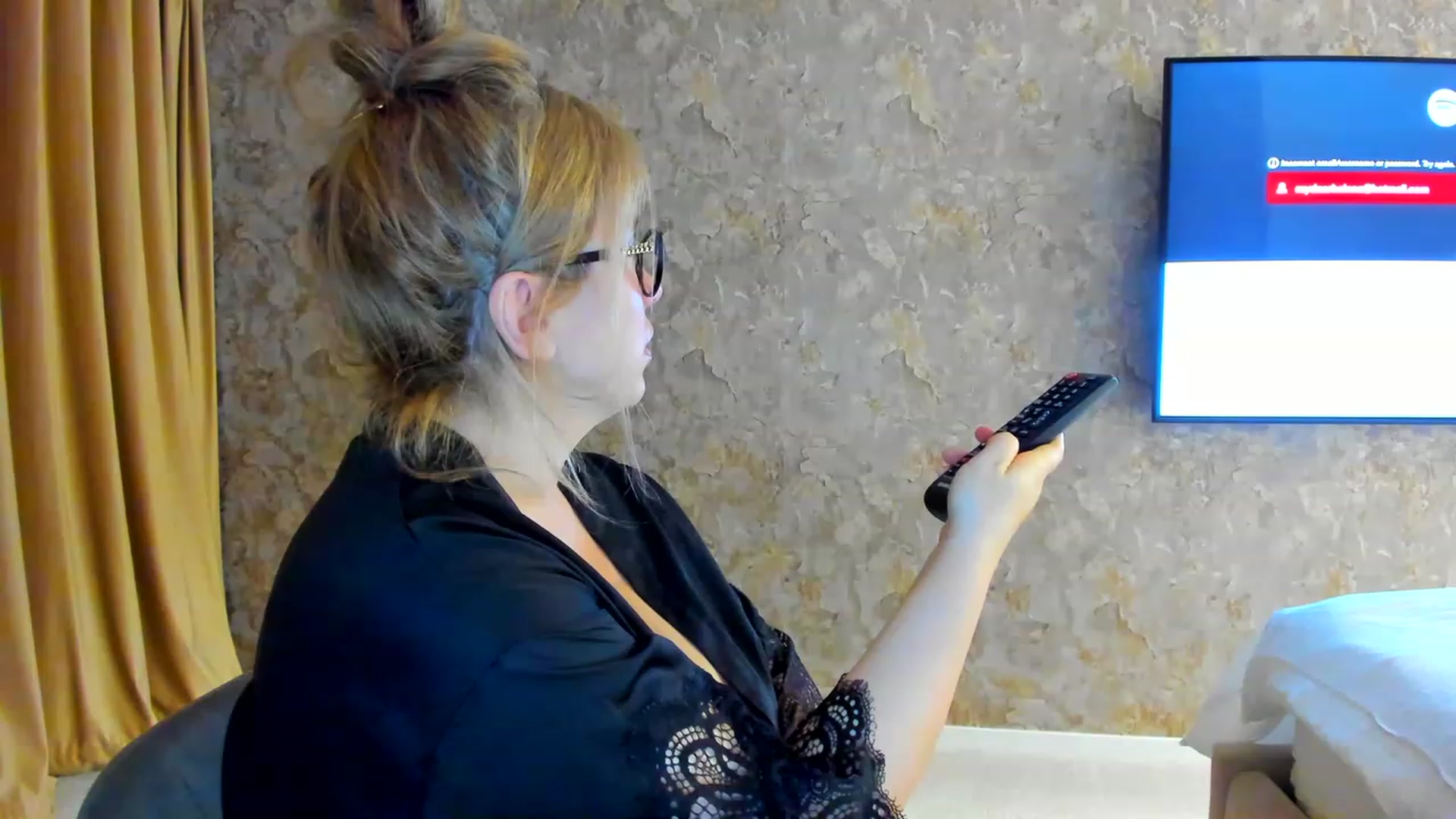 Gallery image thumbnail from RussiaDoll's myfreecams stream on, 02/28/2023, 02:05 image 1 of 20