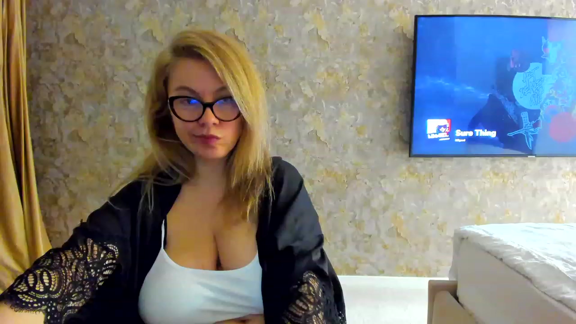 Gallery image thumbnail from RussiaDoll's myfreecams stream on, 03/07/2023, 01:32 image 7 of 20