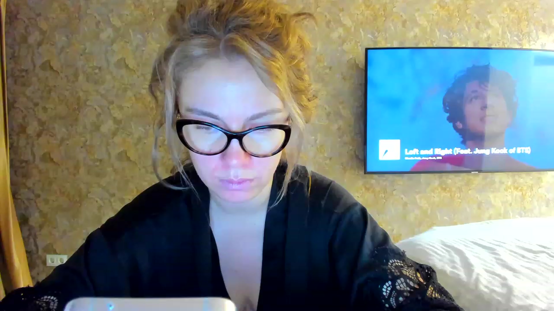 Gallery image thumbnail from RussiaDoll's myfreecams stream on, 03/22/2023, 02:26 image 6 of 20