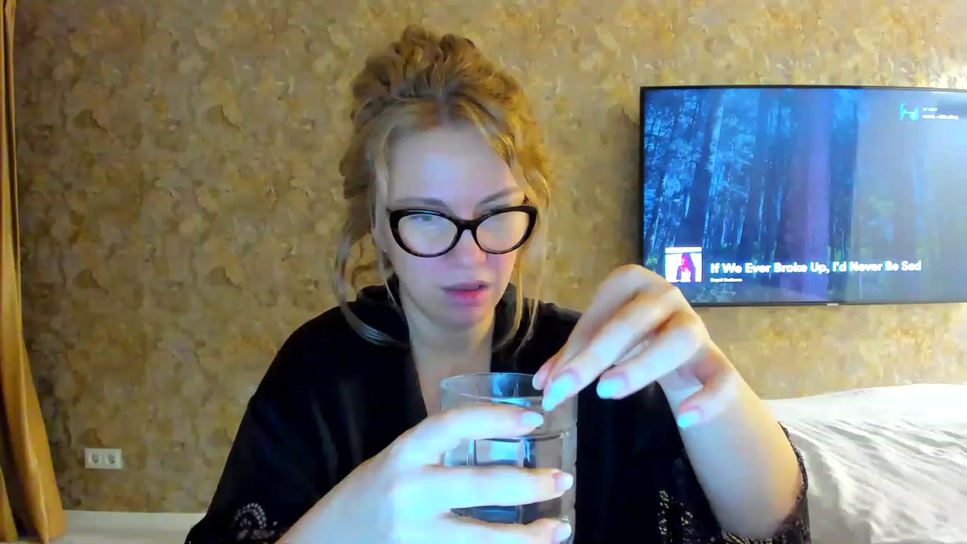 Gallery image thumbnail from RussiaDoll's myfreecams stream on, 03/22/2023, 02:26 image 19 of 20
