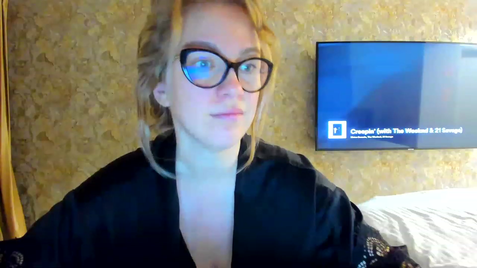 Gallery image thumbnail from RussiaDoll's myfreecams stream on, 03/22/2023, 02:26 image 18 of 20