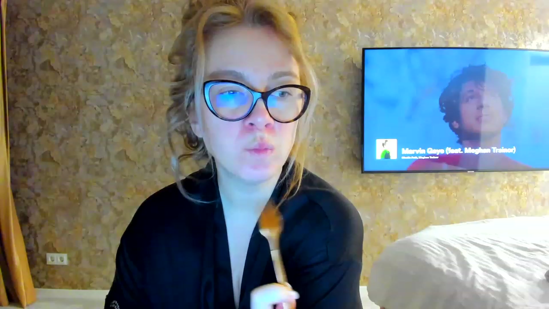 Gallery image thumbnail from RussiaDoll's myfreecams stream on, 03/22/2023, 02:26 image 3 of 20