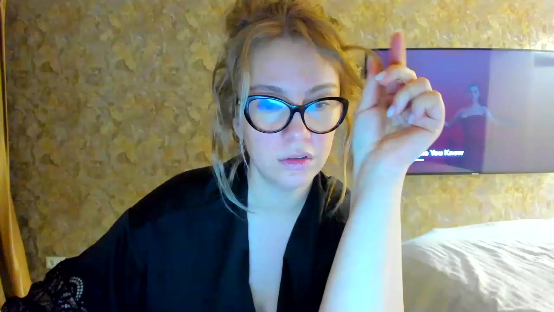 Gallery image thumbnail from RussiaDoll's myfreecams stream on, 03/22/2023, 02:26 image 16 of 20