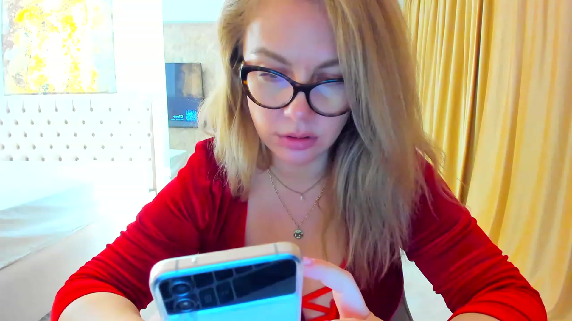 Gallery image thumbnail from RussiaDoll's myfreecams stream on, 05/02/2023, 24:03 image 12 of 20