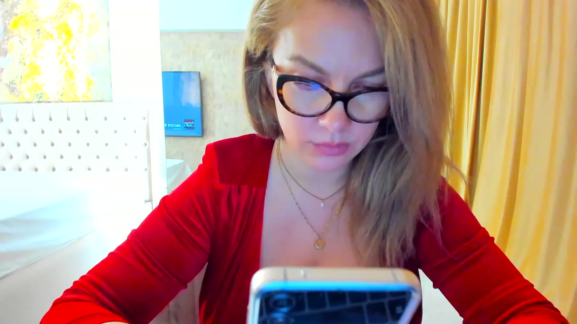 Gallery image thumbnail from RussiaDoll's myfreecams stream on, 05/02/2023, 24:03 image 3 of 20