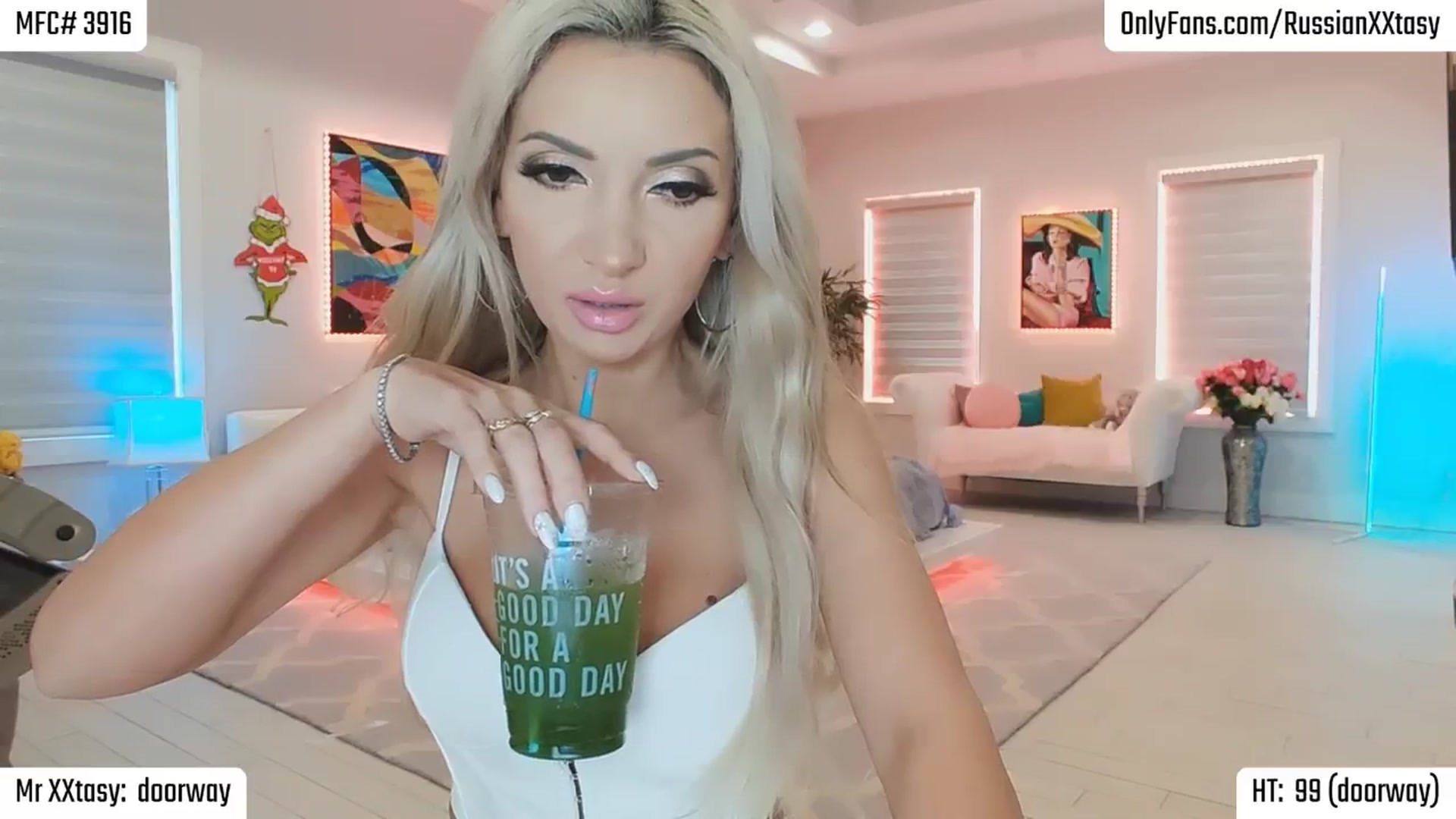 Gallery image thumbnail from RussianXXtasy's myfreecams stream on, 02/04/2025, 24:12 image 6 of 20