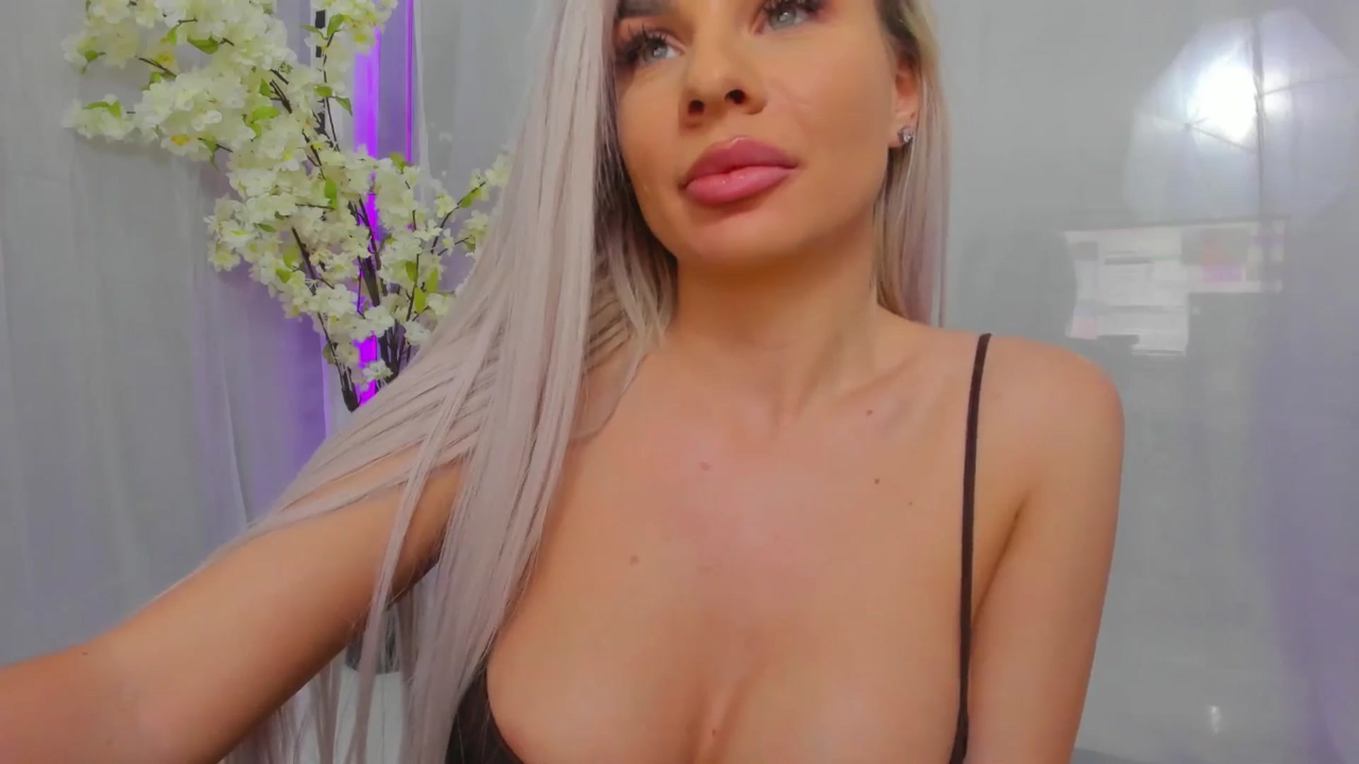 Gallery image thumbnail from Russian_Ava's myfreecams stream on, 11/30/2025, 15:45 image 15 of 20