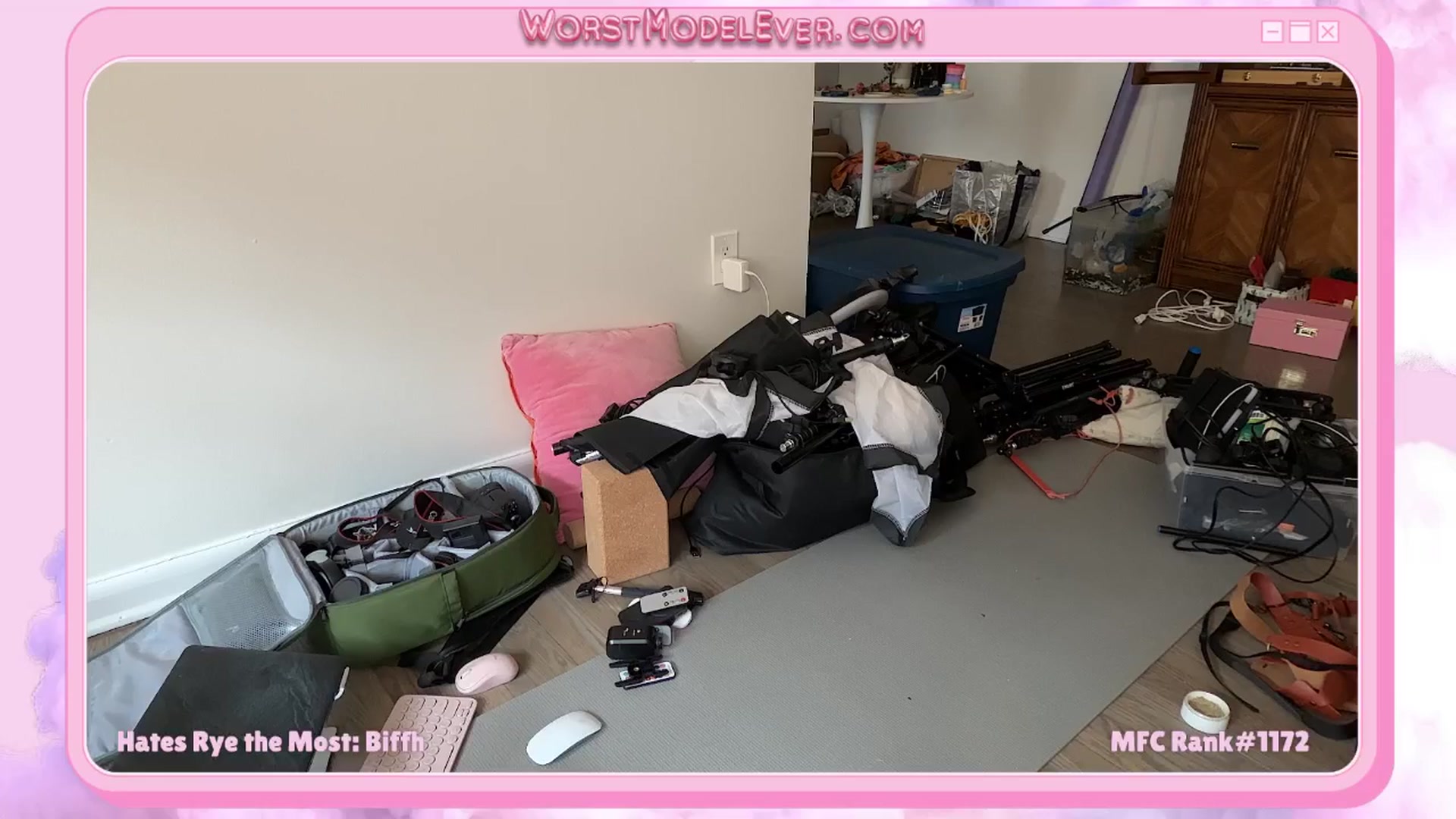 Gallery image thumbnail from Rylandbaby's myfreecams stream on, 04/15/2026, 16:17 image 4 of 20