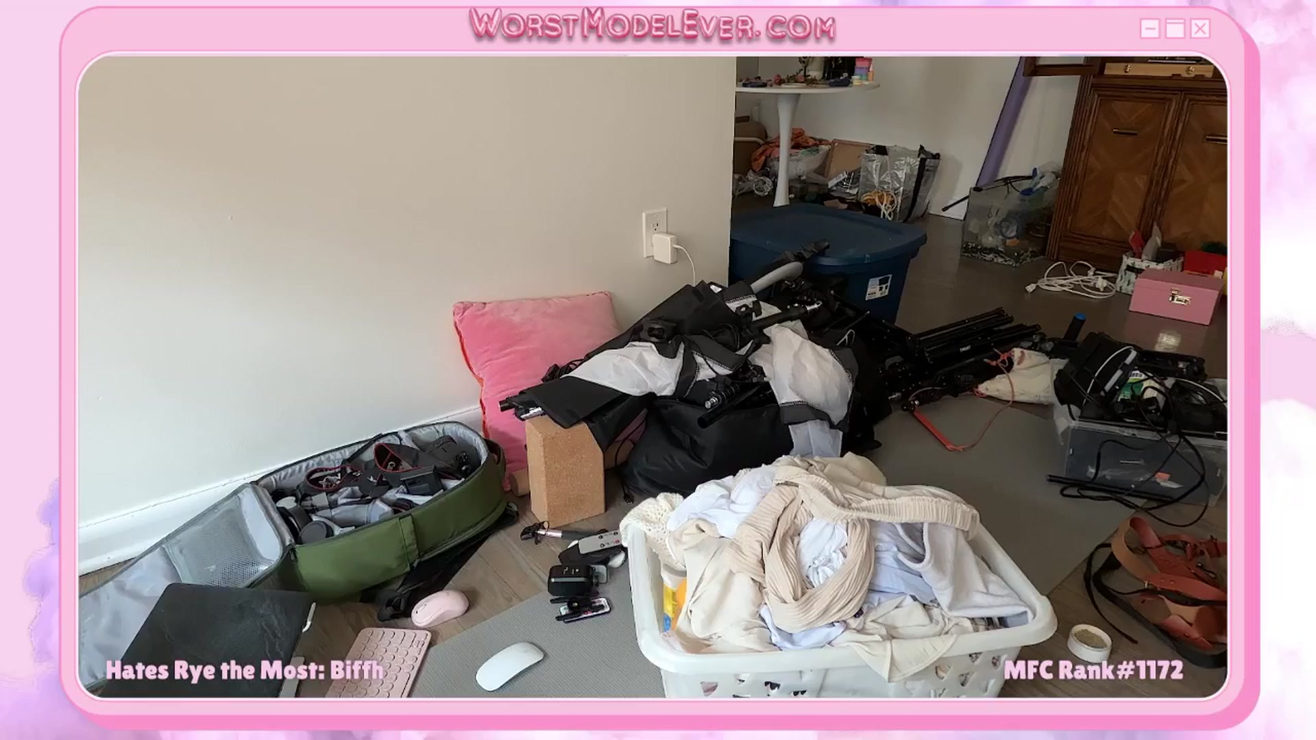Gallery image thumbnail from Rylandbaby's myfreecams stream on, 04/15/2026, 16:17 image 5 of 20