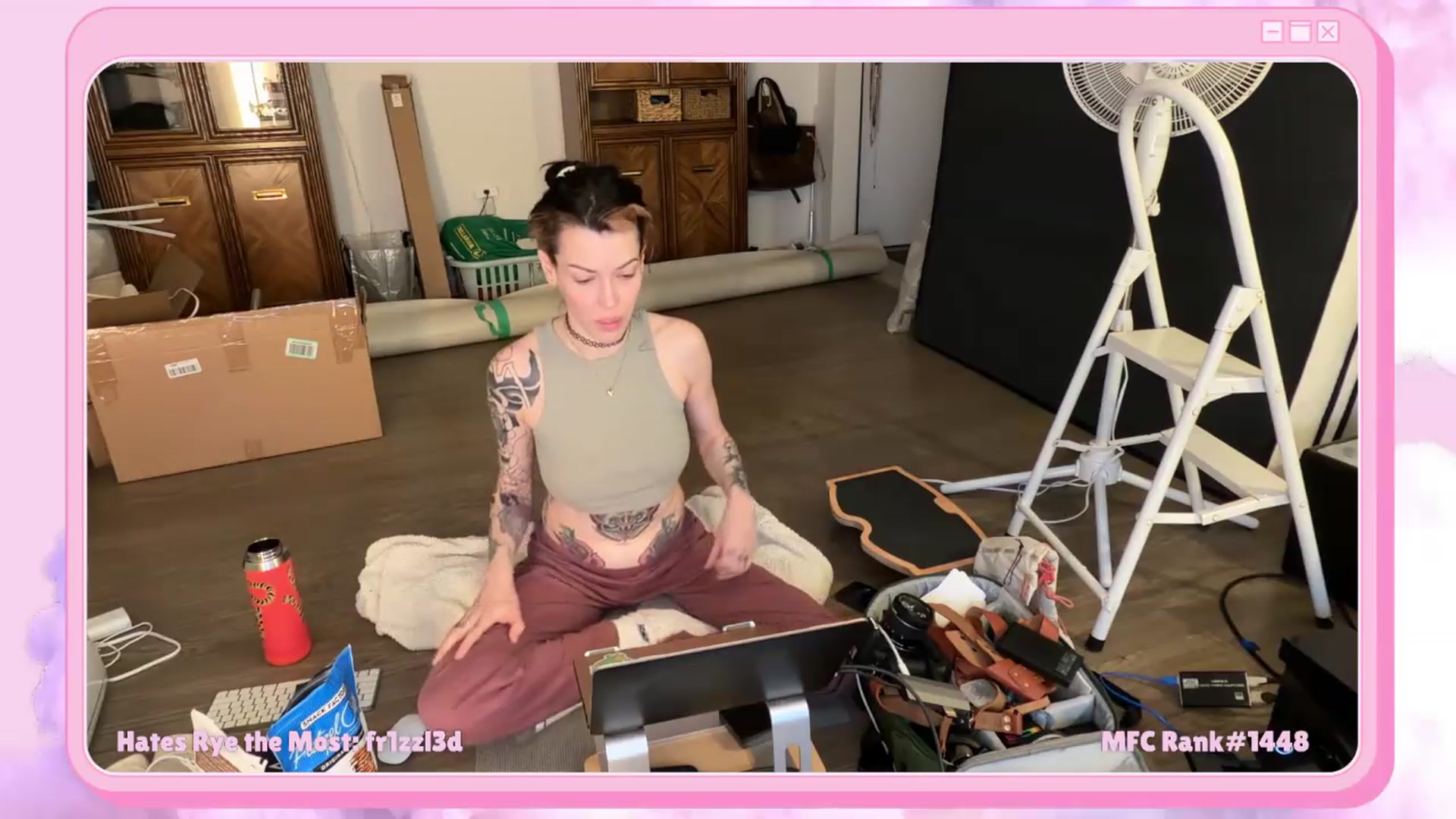 Gallery image thumbnail from Rylandbaby's myfreecams stream on, 05/27/2026, 02:14 image 12 of 20