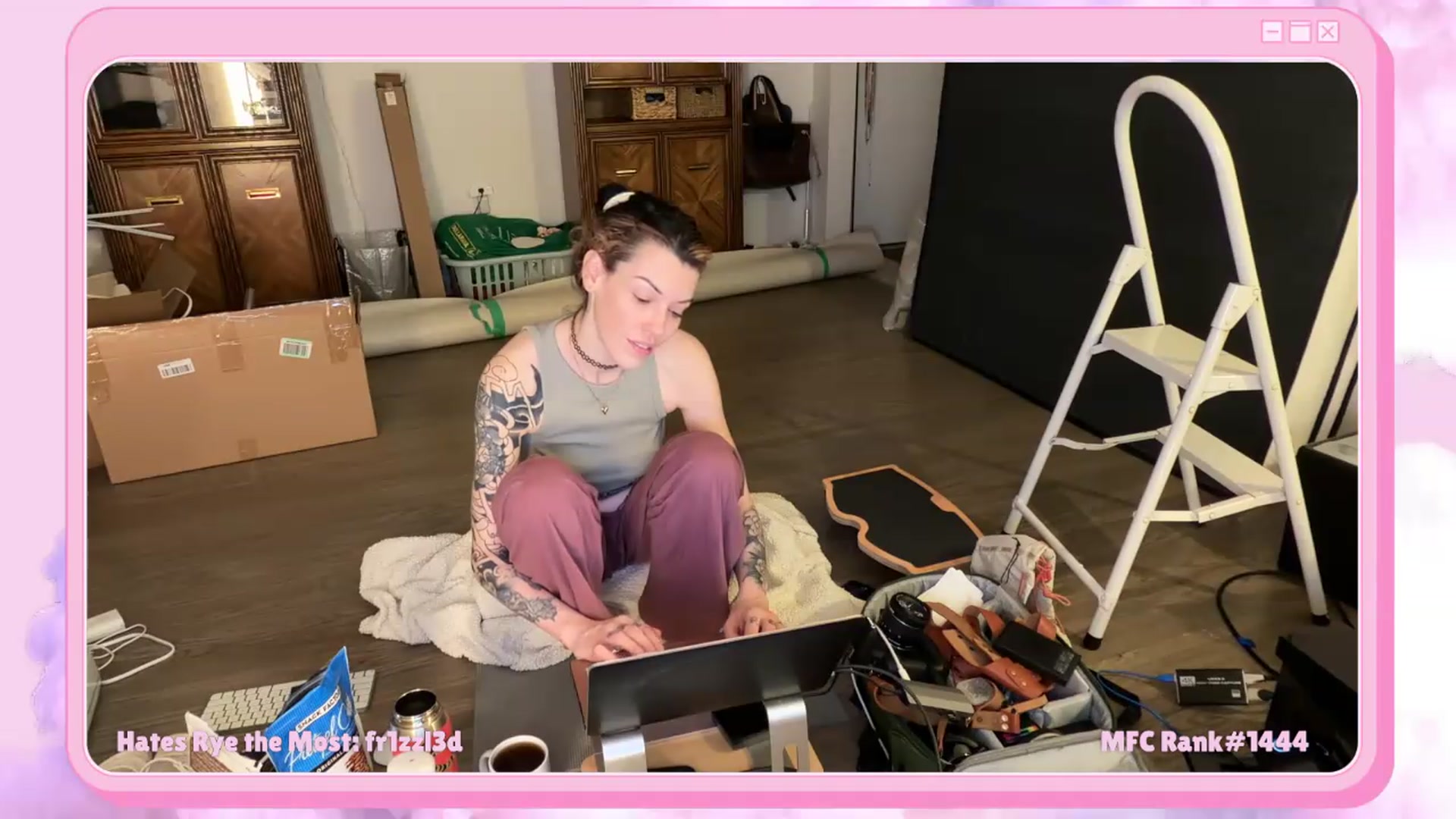 Gallery image thumbnail from Rylandbaby's myfreecams stream on, 05/27/2026, 02:14 image 15 of 20