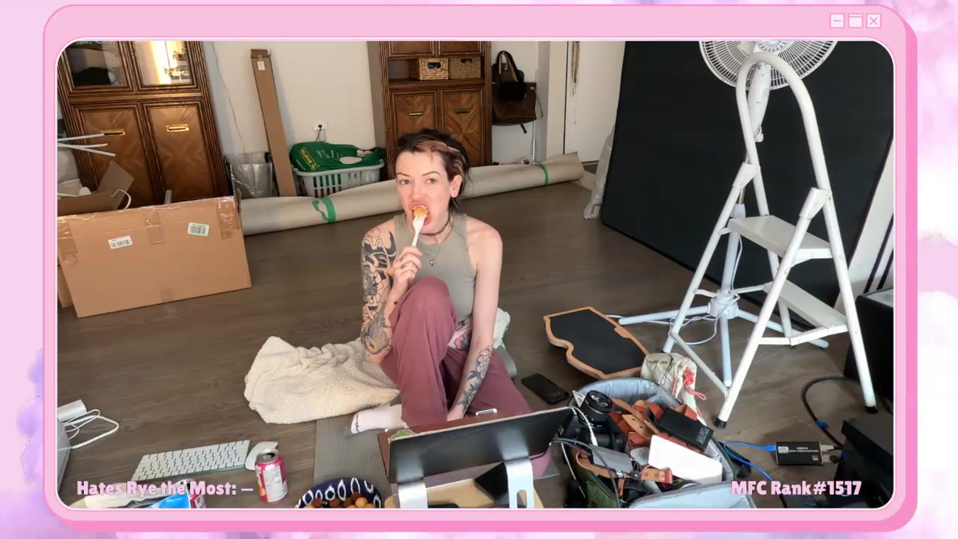 Gallery image thumbnail from Rylandbaby's myfreecams stream on, 05/27/2026, 02:14 image 3 of 20
