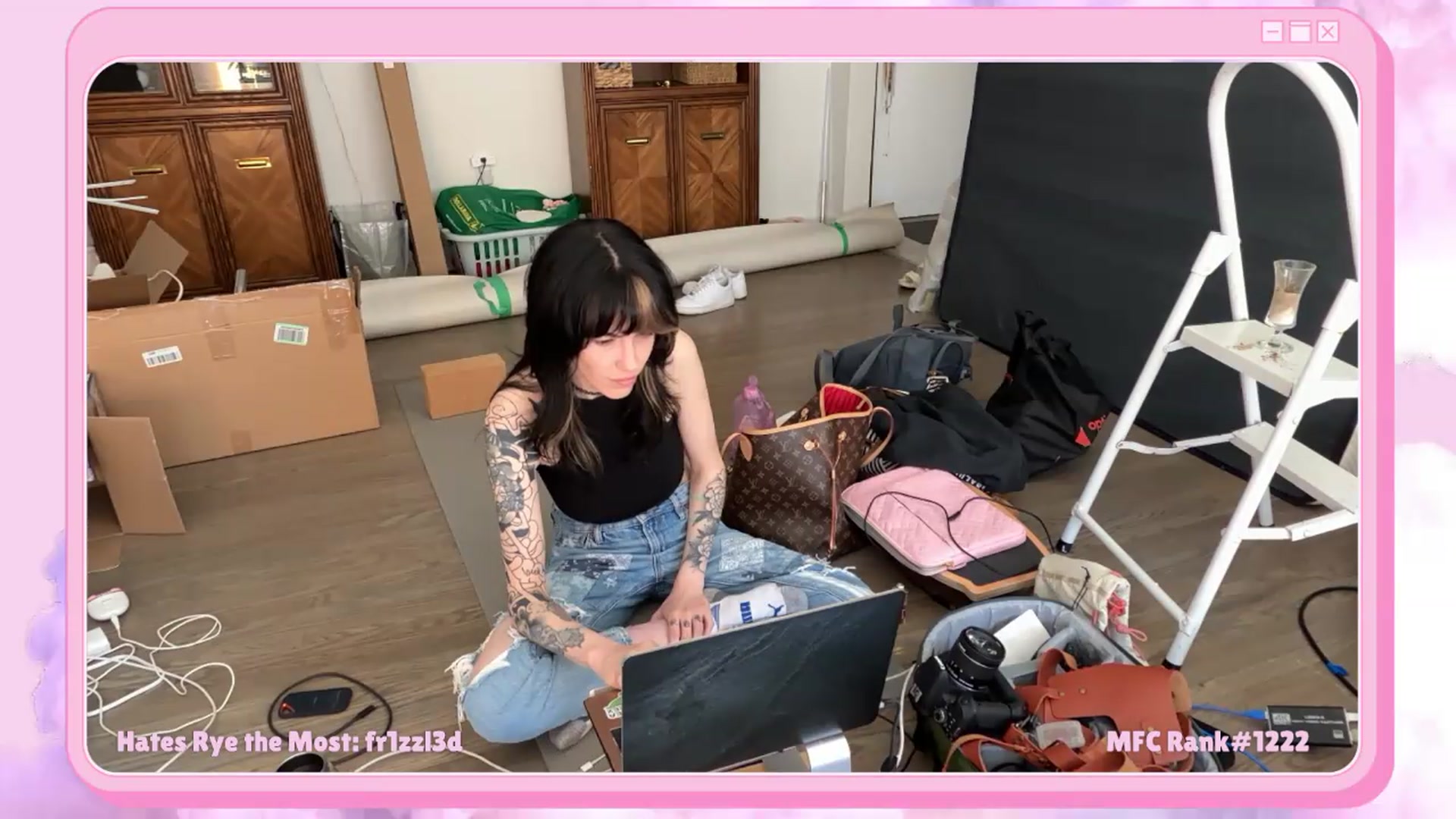 Gallery image thumbnail from Rylandbaby's myfreecams stream on, 05/29/2026, 19:59 image 4 of 20