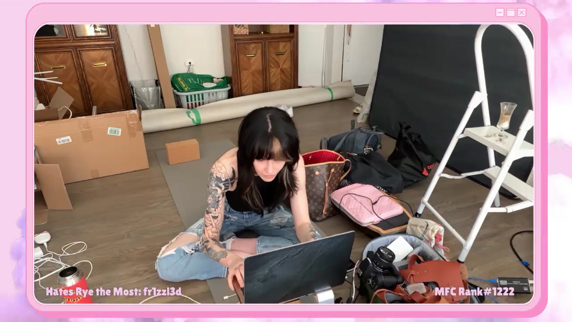 Gallery image thumbnail from Rylandbaby's myfreecams stream on, 05/29/2026, 19:59 image 2 of 20