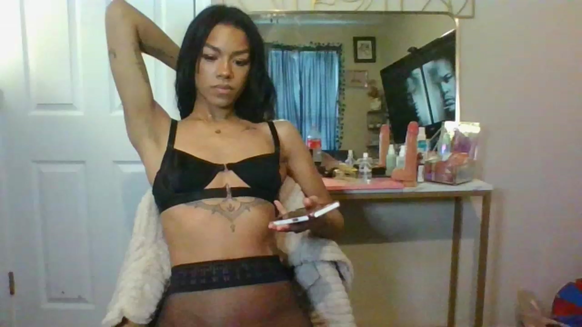Gallery image thumbnail from Ryleessoles's myfreecams stream on, 01/30/2023, 19:18 image 11 of 20