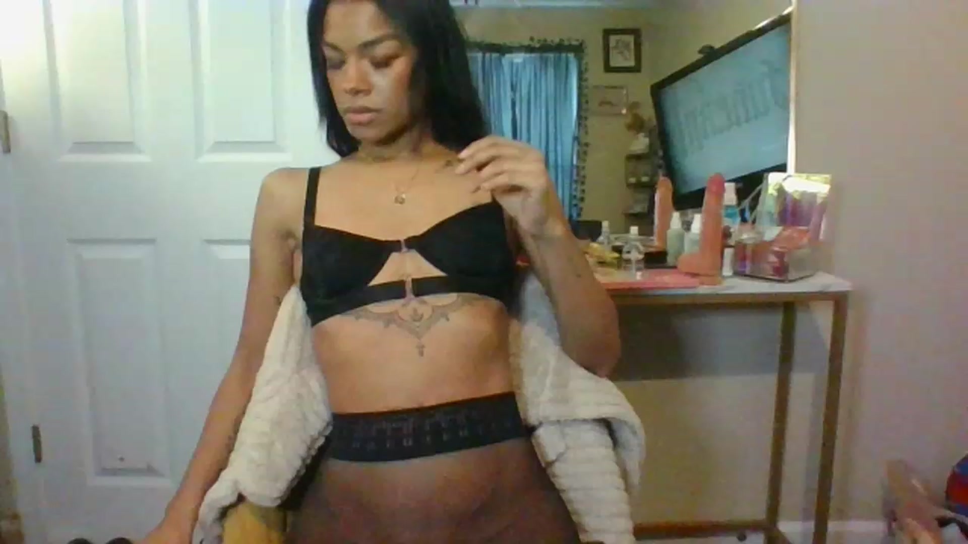 Gallery image thumbnail from Ryleessoles's myfreecams stream on, 01/30/2023, 19:18 image 1 of 20