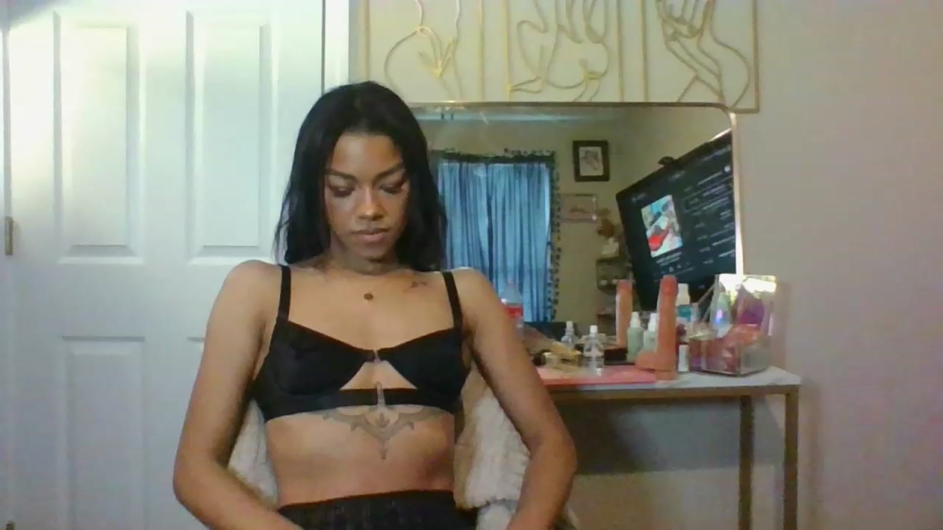 Gallery image thumbnail from Ryleessoles's myfreecams stream on, 01/30/2023, 19:18 image 5 of 20