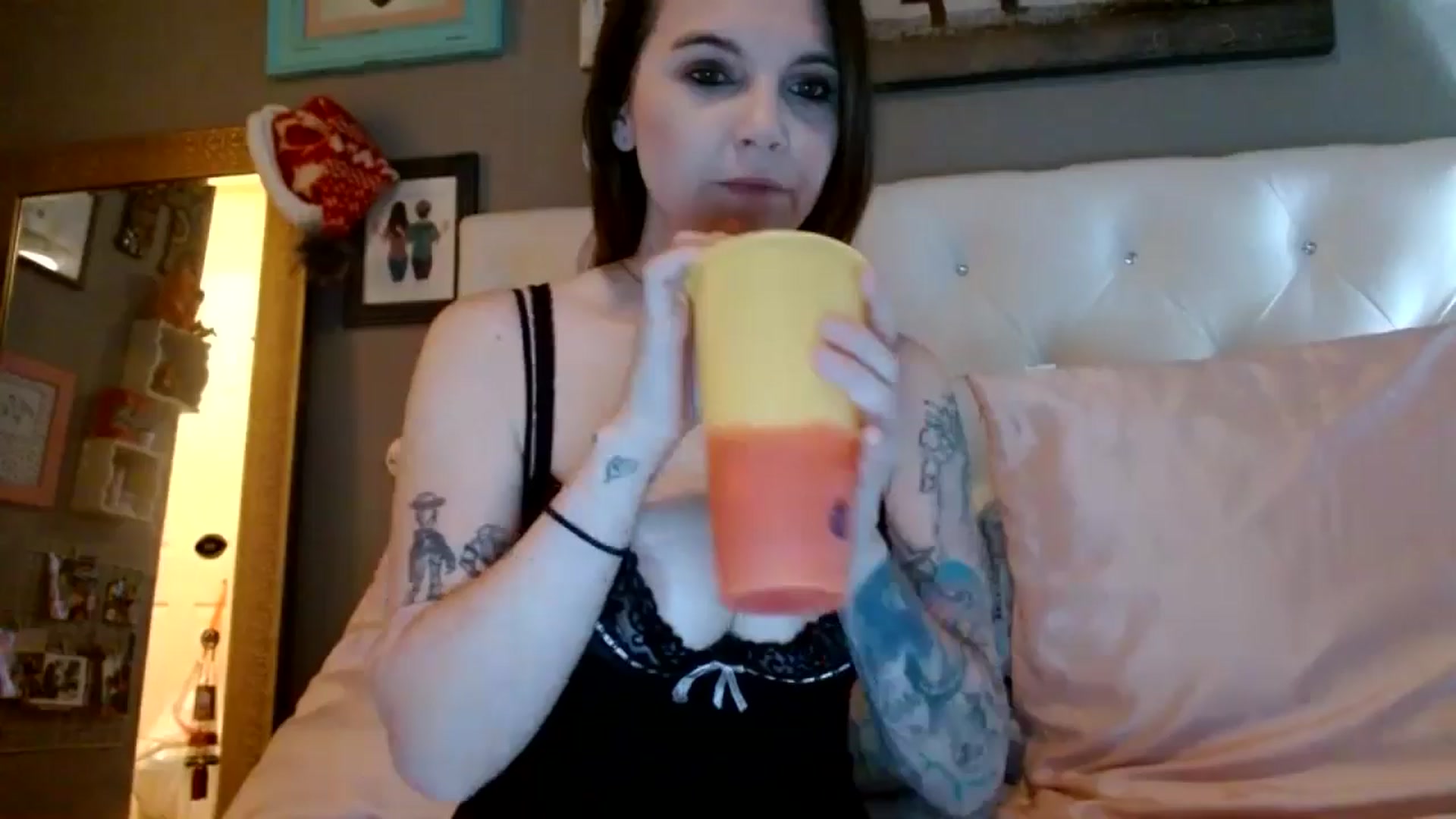 Gallery image thumbnail from RyleyGrace's myfreecams stream on, 01/22/2025, 15:45 image 8 of 20