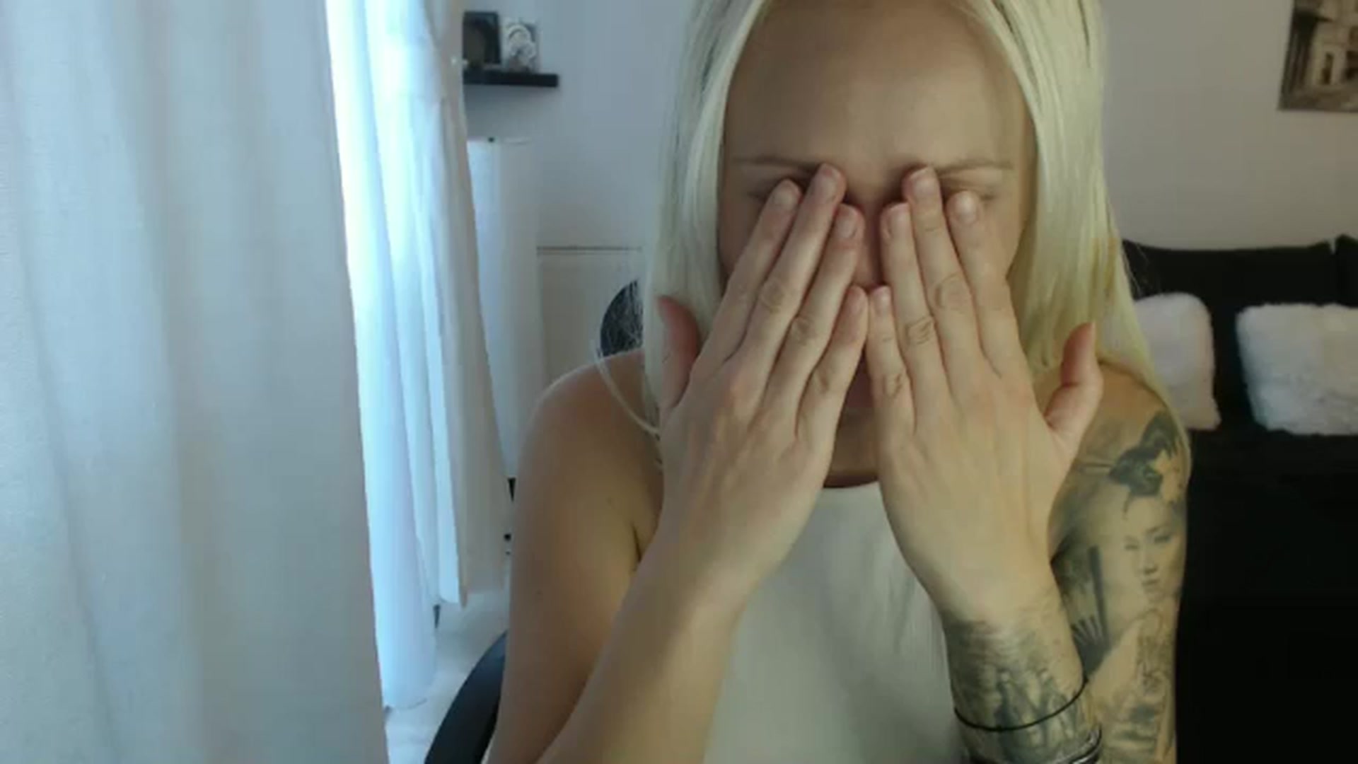 Gallery image thumbnail from S3xyBlond3e's myfreecams stream on, 11/18/2024, 13:16 image 15 of 20