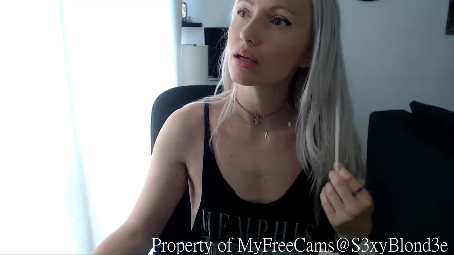 Gallery image thumbnail from S3xyBlond3e's myfreecams stream on, 04/30/2025, 08:51 image 3 of 20