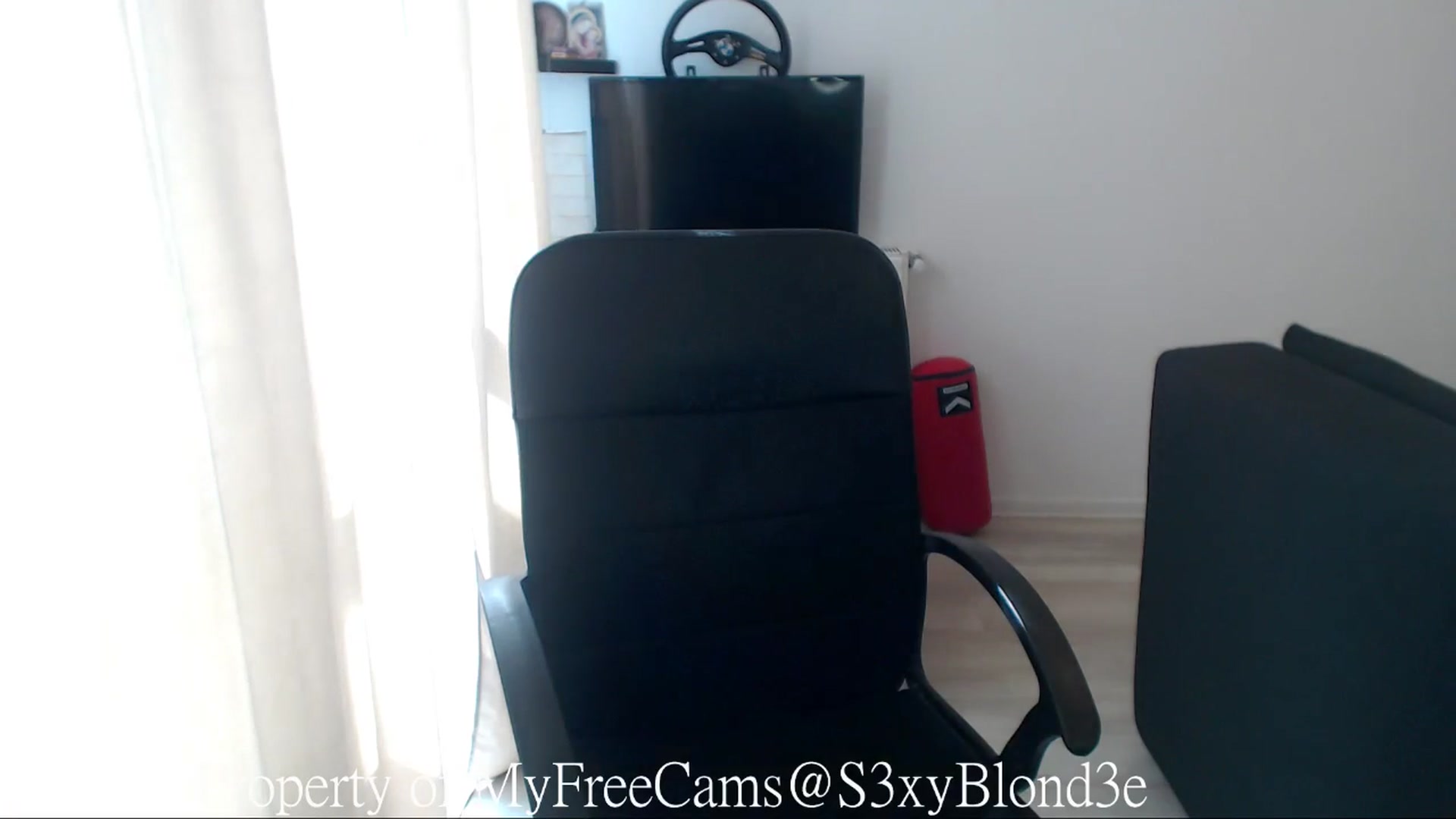 Gallery image thumbnail from S3xyBlond3e's myfreecams stream on, 07/29/2025, 07:39 image 13 of 20