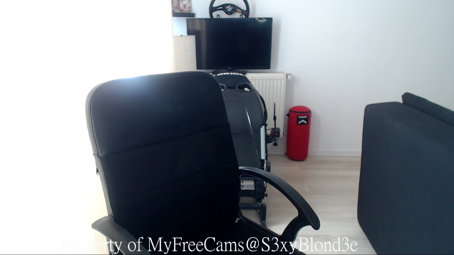 Gallery image thumbnail from S3xyBlond3e's myfreecams stream on, 08/27/2025, 07:34 image 6 of 20