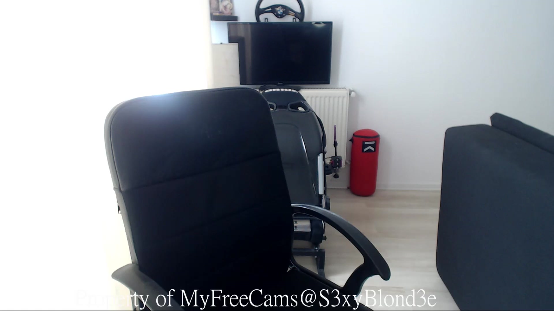 Gallery image thumbnail from S3xyBlond3e's myfreecams stream on, 08/27/2025, 07:34 image 12 of 20