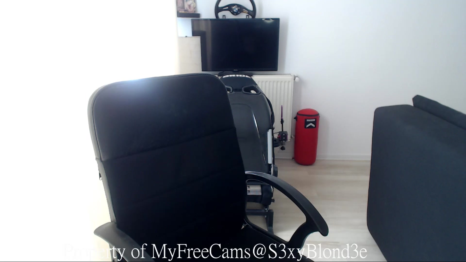 Gallery image thumbnail from S3xyBlond3e's myfreecams stream on, 08/27/2025, 07:34 image 7 of 20